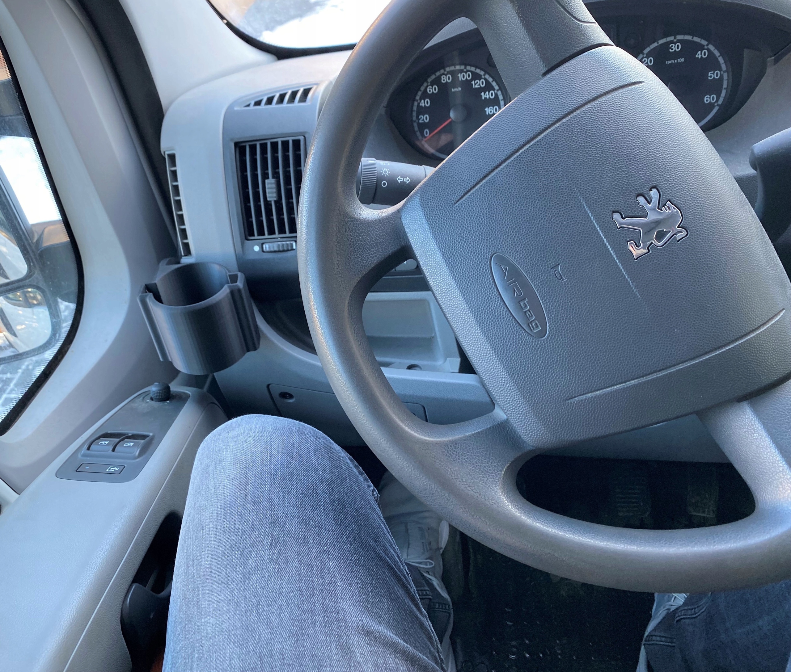 LEWY CUPHOLDER - UCHWYT NA KUBEK TELEFON JUMPER DUCATO BOXER PRZYKRĘCANY Rodzaj na kubki