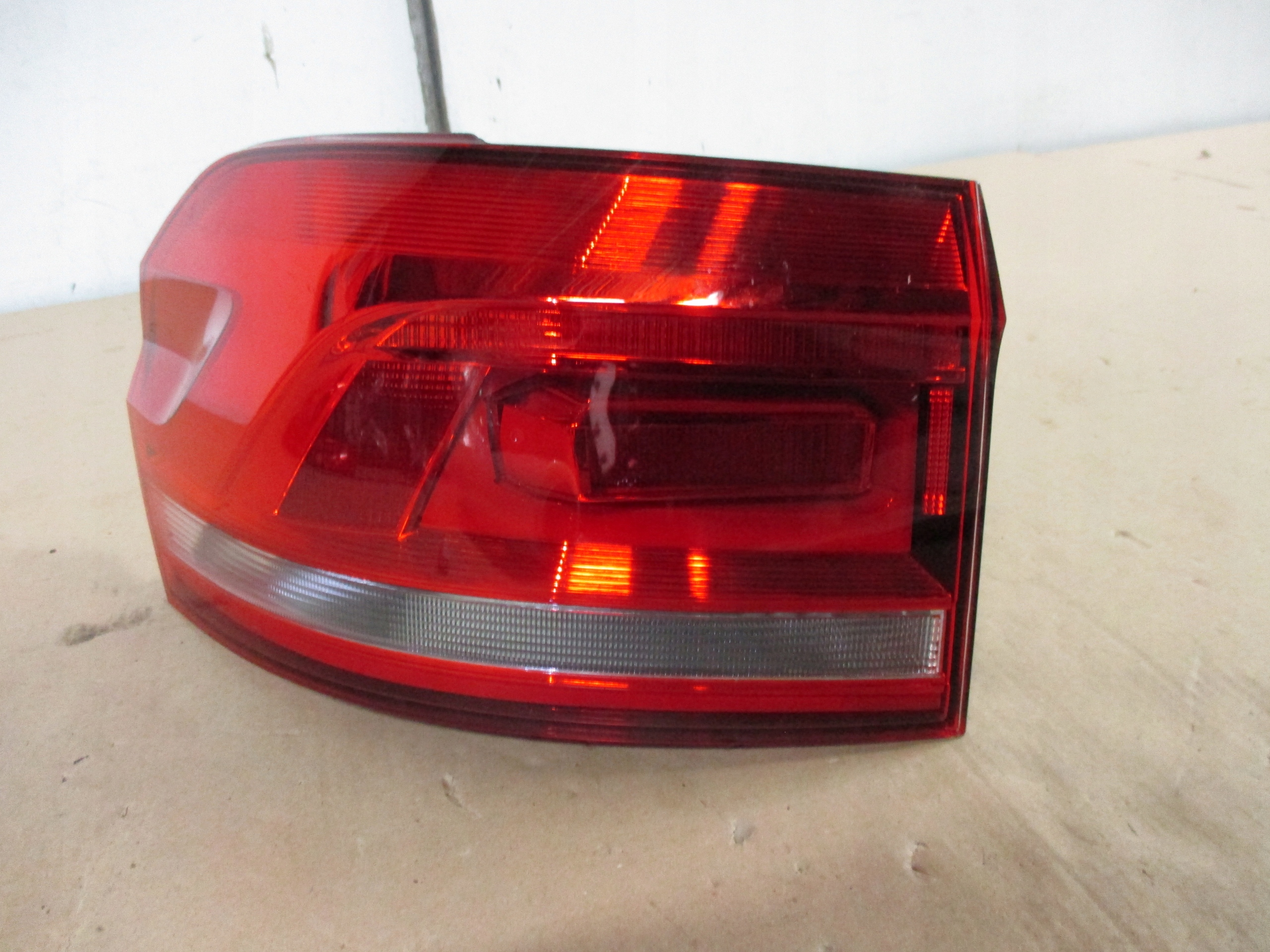 light left rear part rear VW VW TOURAN 2015r- 5TA