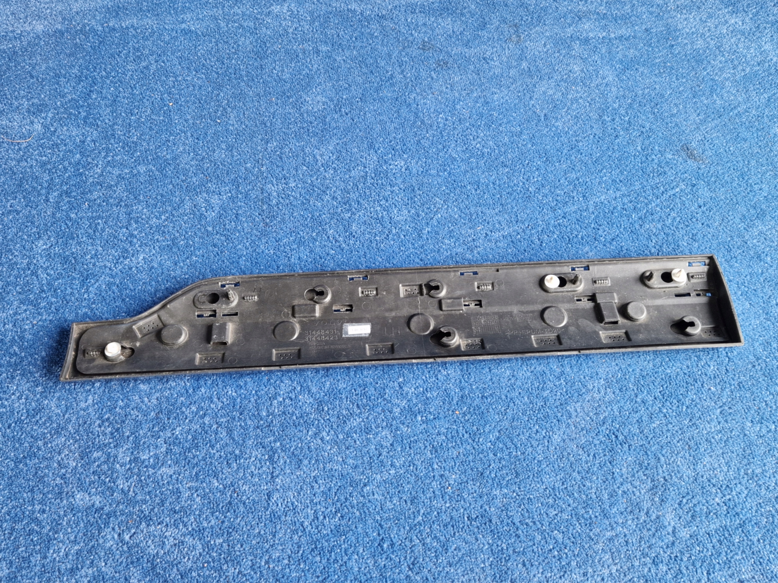 VOLVO XC60 II moulding door left rear part left rear graphitic 31448431