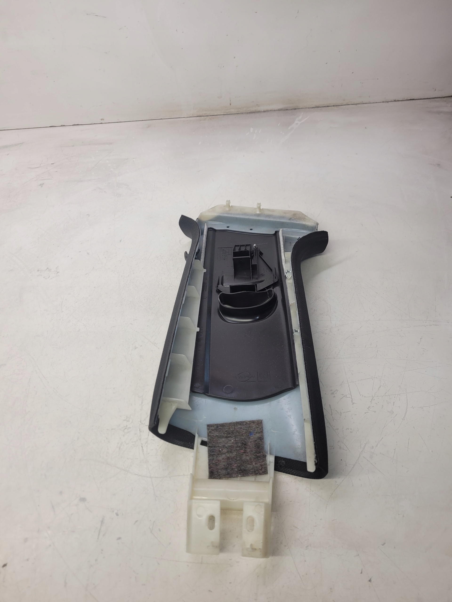 Blende Abdeckung SLUPKA B rechts AUDI A3 8P 5-D 8P4867244