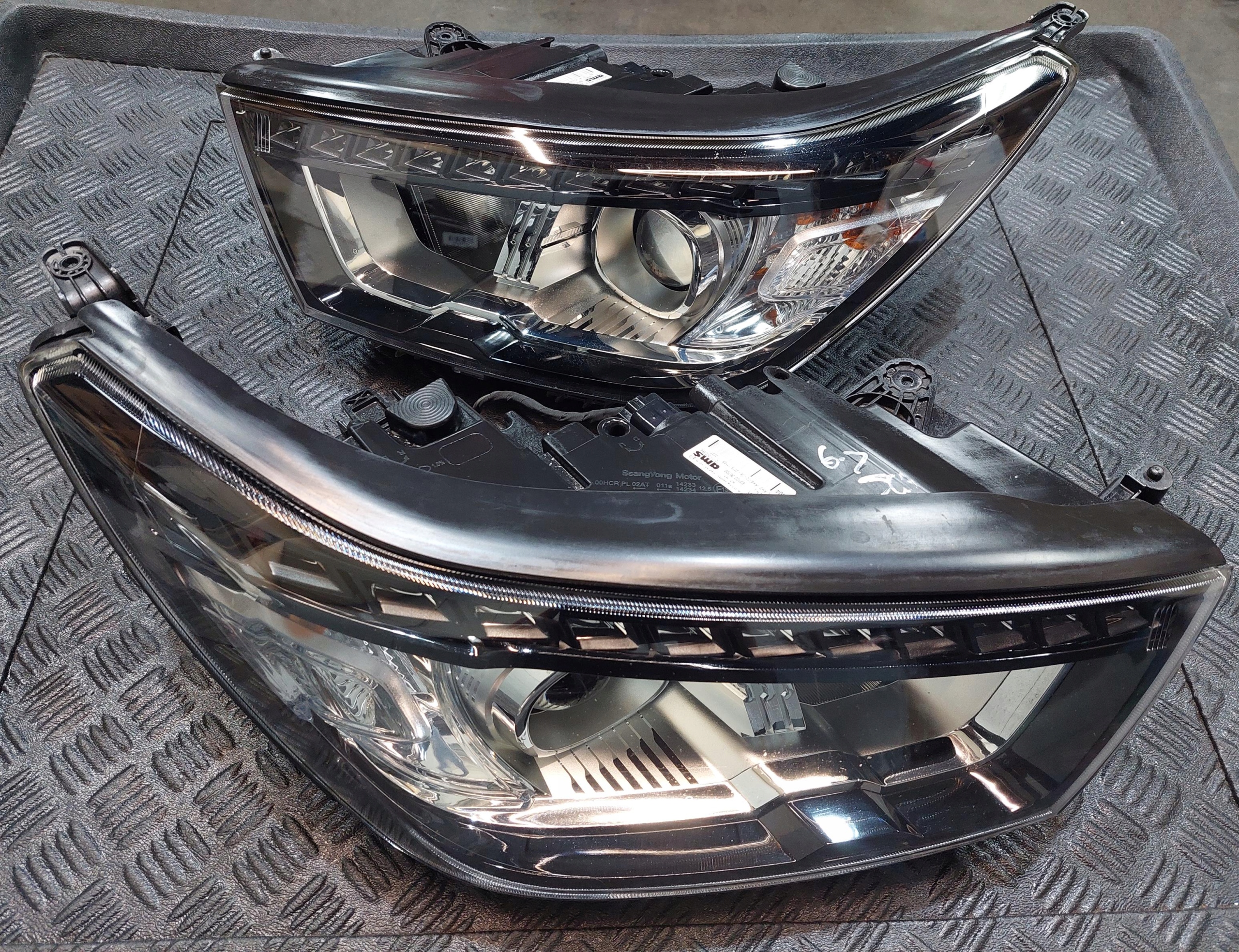 light front left front left EUROPA SSANGYONG TIVOLI XLV