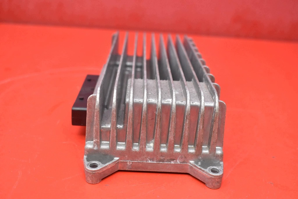 amplifier RADIA 8T0035223Q AUDI A4 B8 07-11