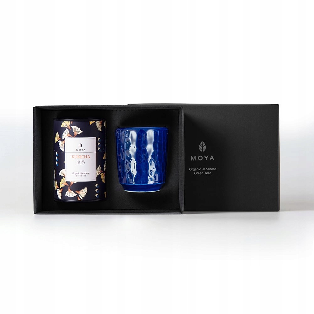 Dárková sada: organický zelený čaj Moya Kukicha a hrnek Ukiyo