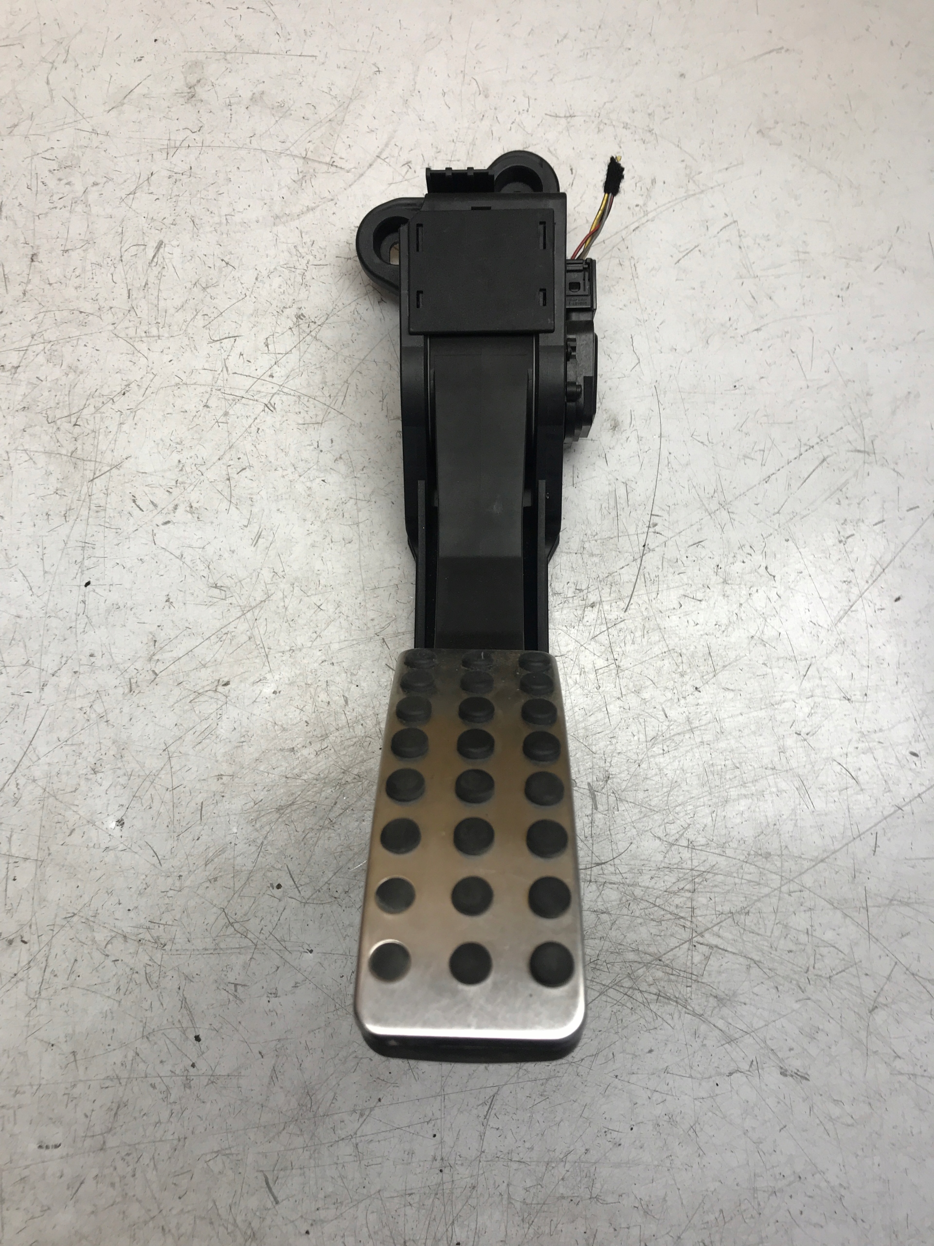 potentiometer accelerator pedal W251 R-KLASA A1643000104