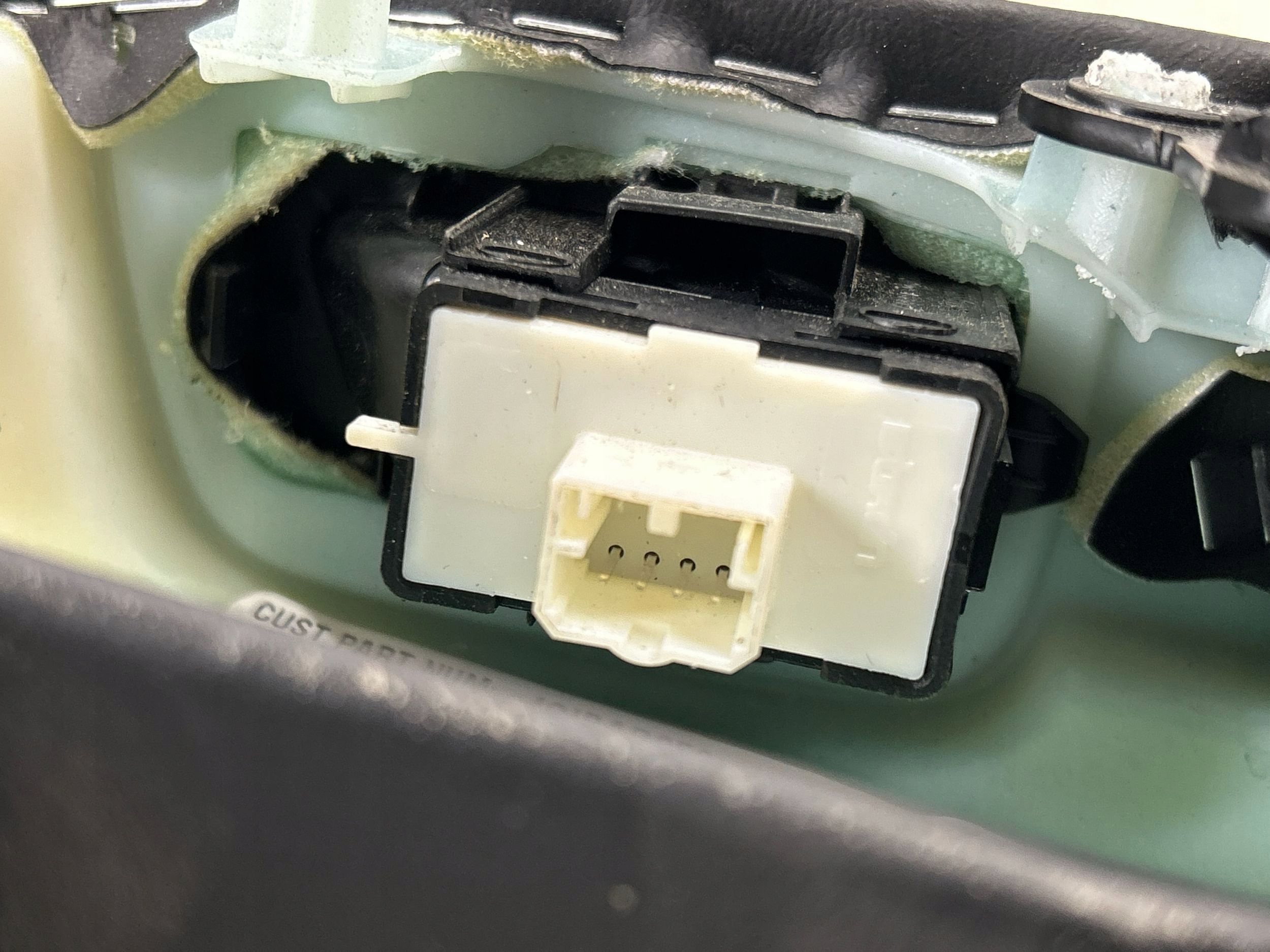 Compass 2017 левая обшивка двери задние