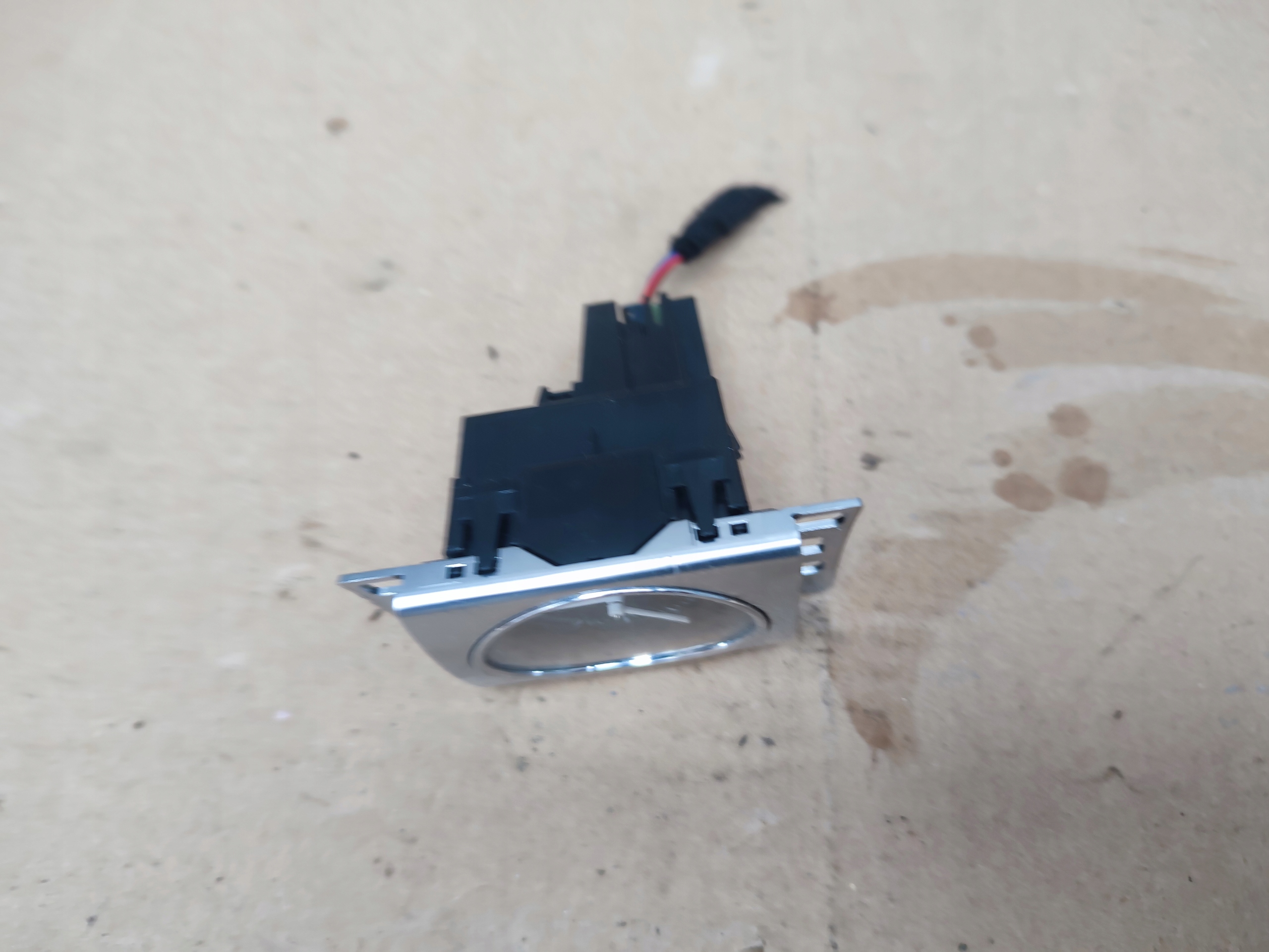 display clock VOLKSWAGEN 3AA919204A