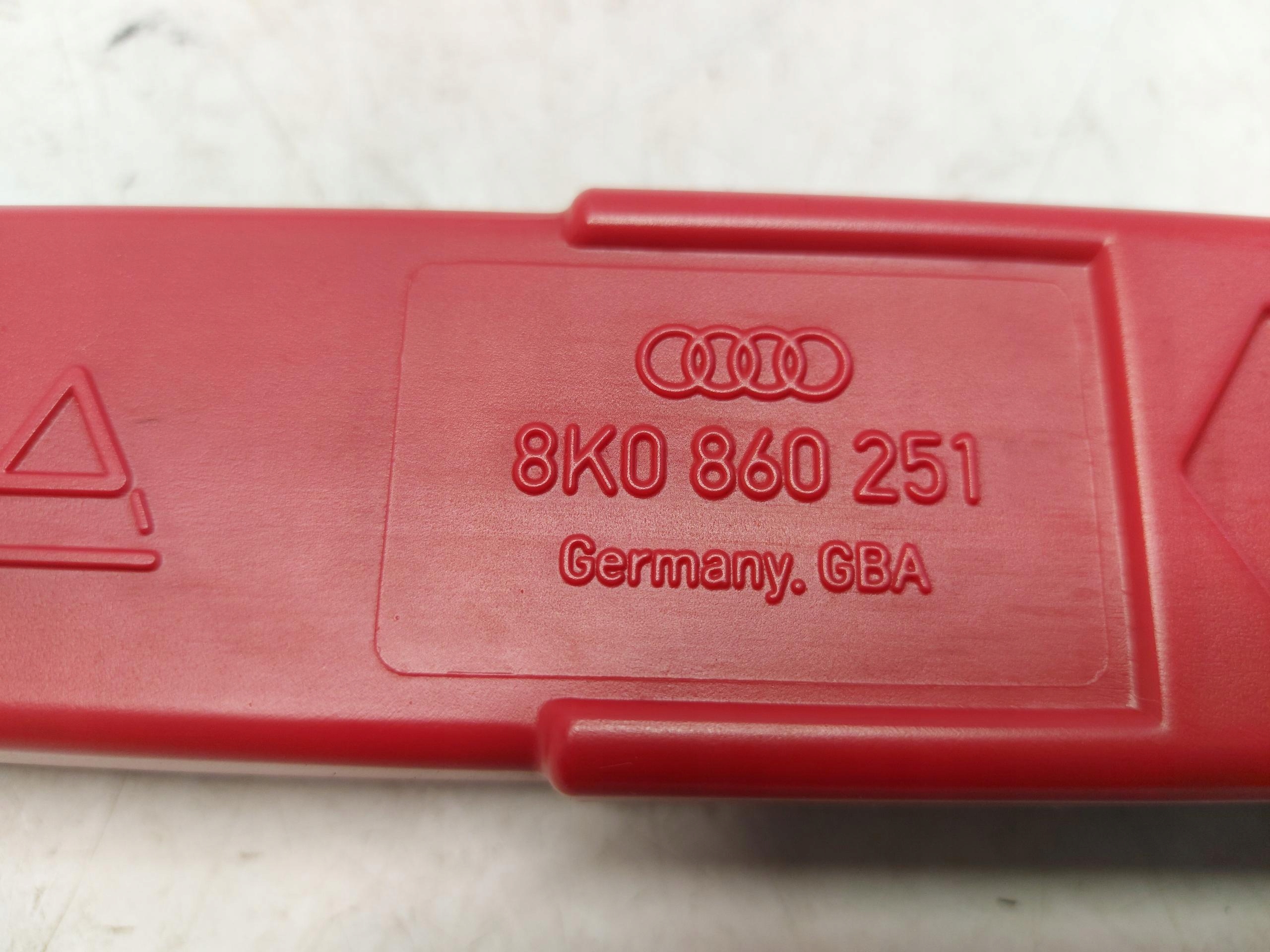 AUDI RS5 8W8 triangle avertissement 8K0860251