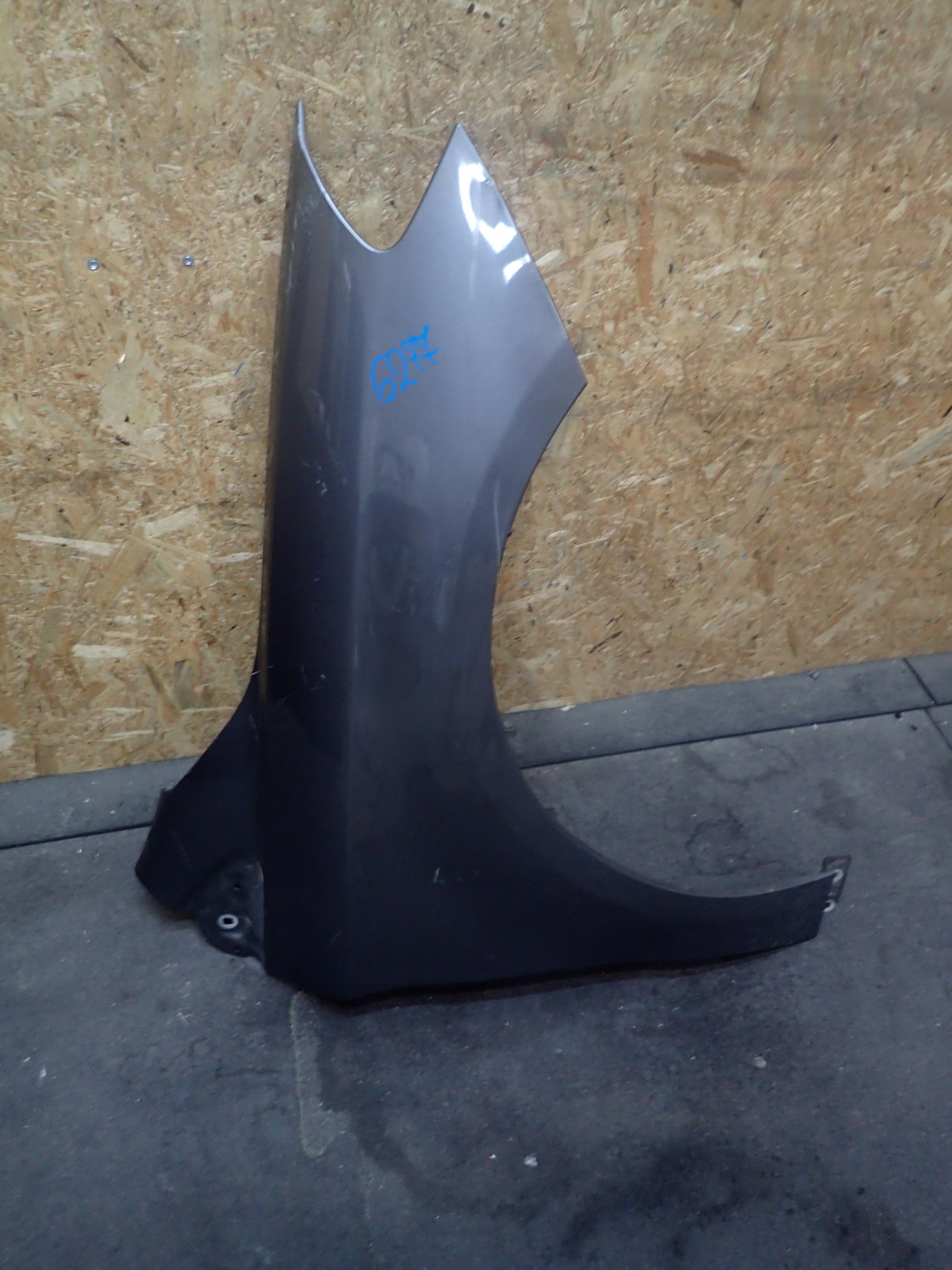 FENDER FRONT RIGHT MERCEDES B KLASA W246