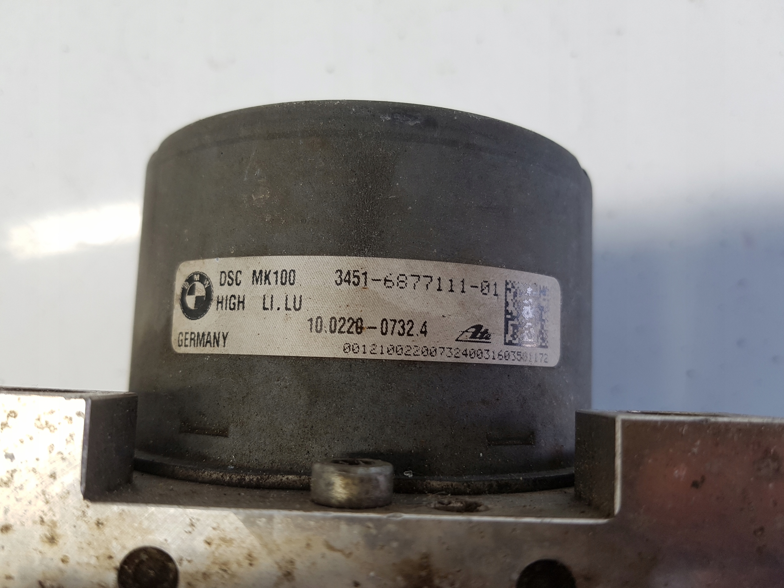 BMW I3 pump control unit ABS 6877112
