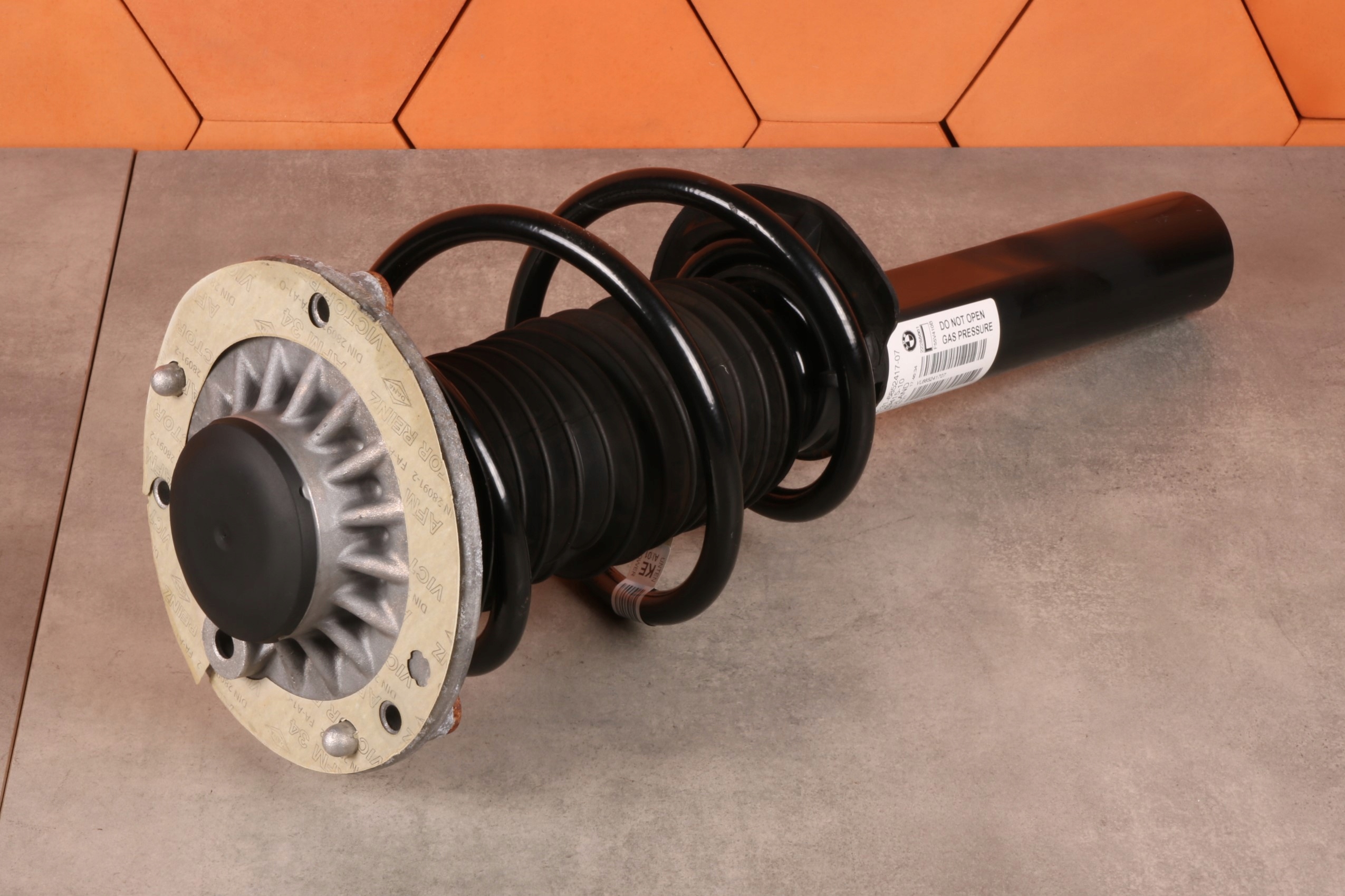MINI F55 shock absorber left front front 2WD FWD 6852417 3368 km !!!