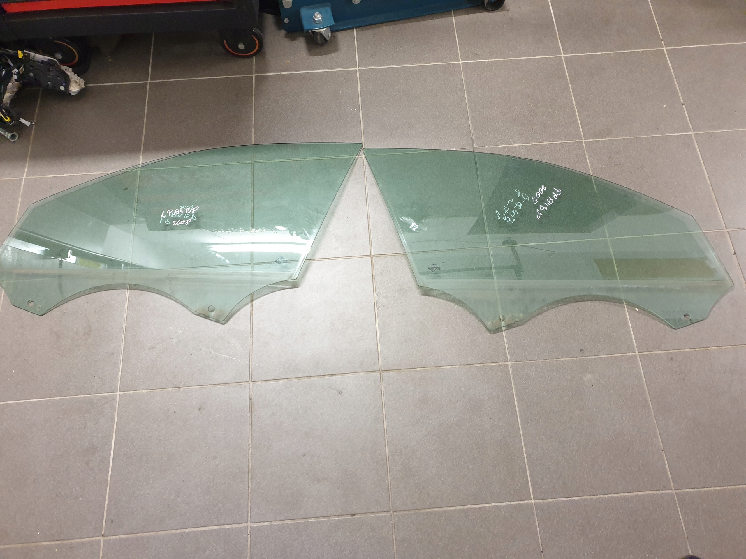 window side DO door AUDI A4 B8 2008