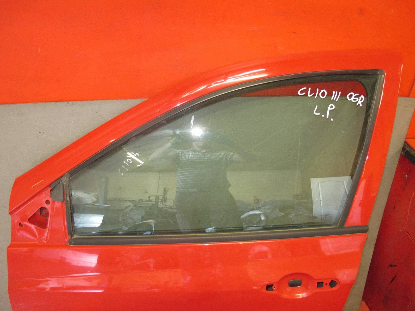 RENAULT CLIO 3 III HB 5D door left front front red OV727 0V727