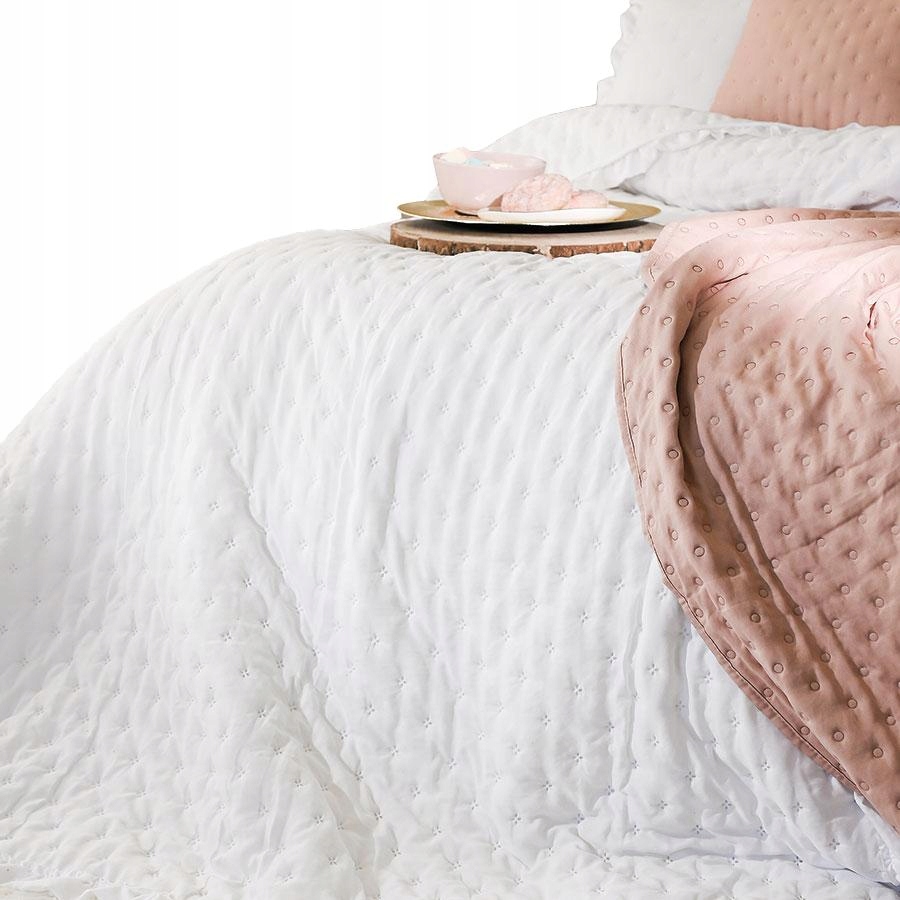 Přehoz bílý Bílý Se Stylovým Volánkem 200x220 Elegantní měkký dekorativní