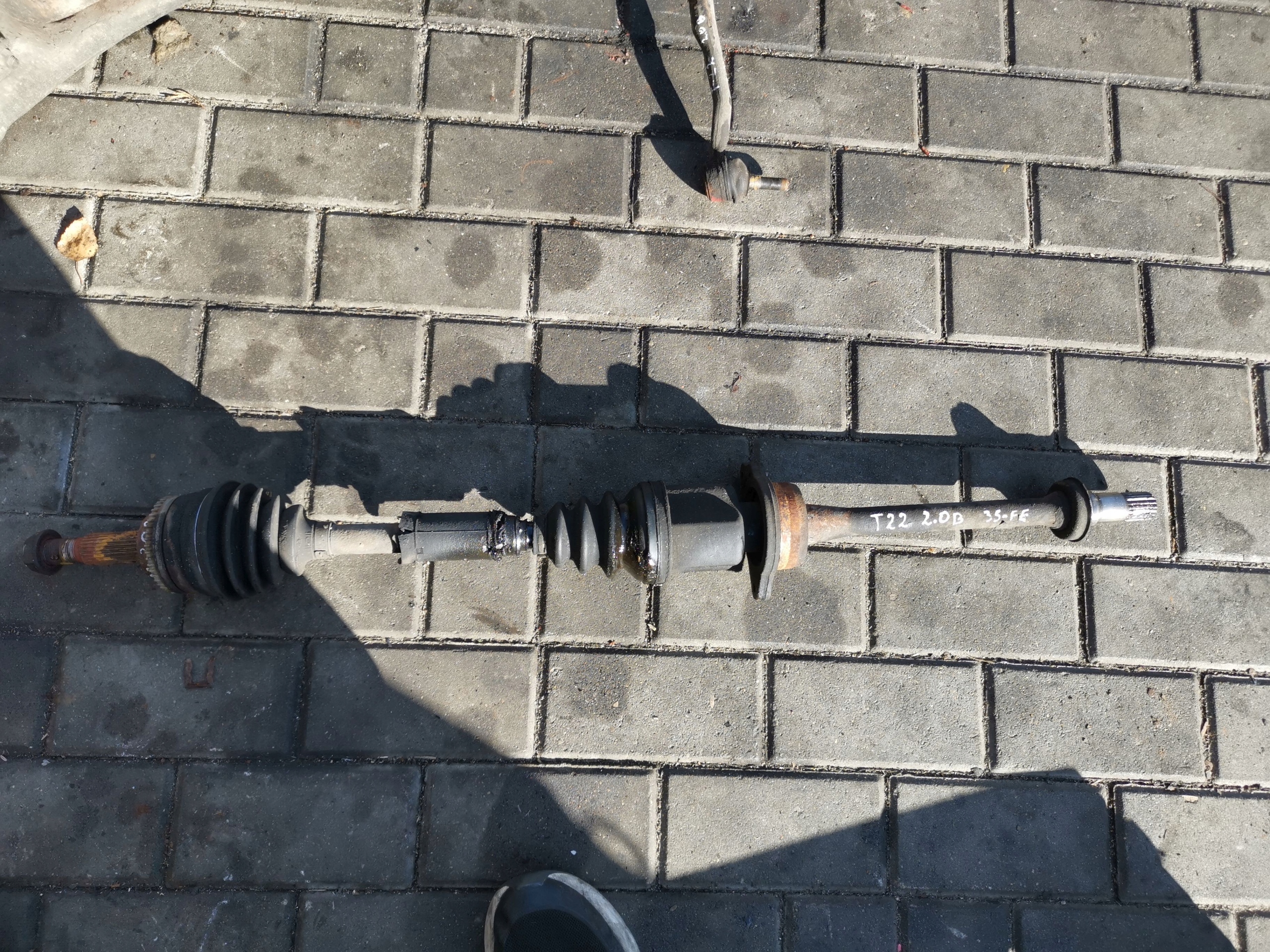 PÓŁOŚ NAPĘDOWA PRAWA DŁUGA TOYOTA AVENSIS T22 2.0 VVTi