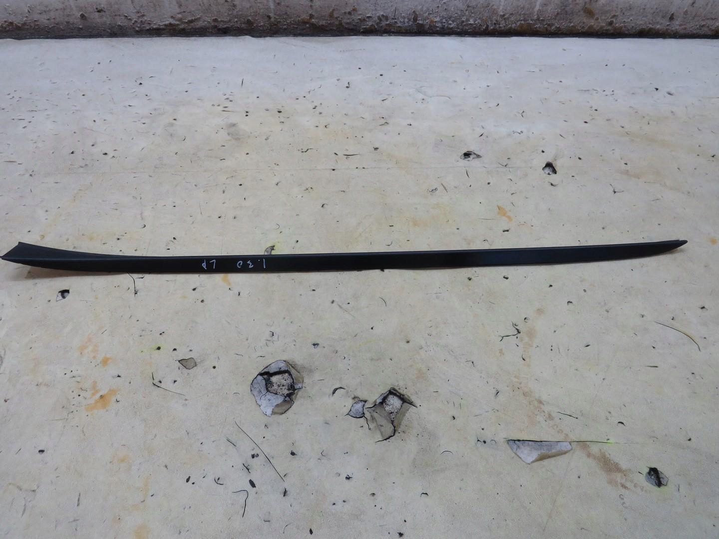 LISTWA SZYBY LEWA HYUNDAI I30 III