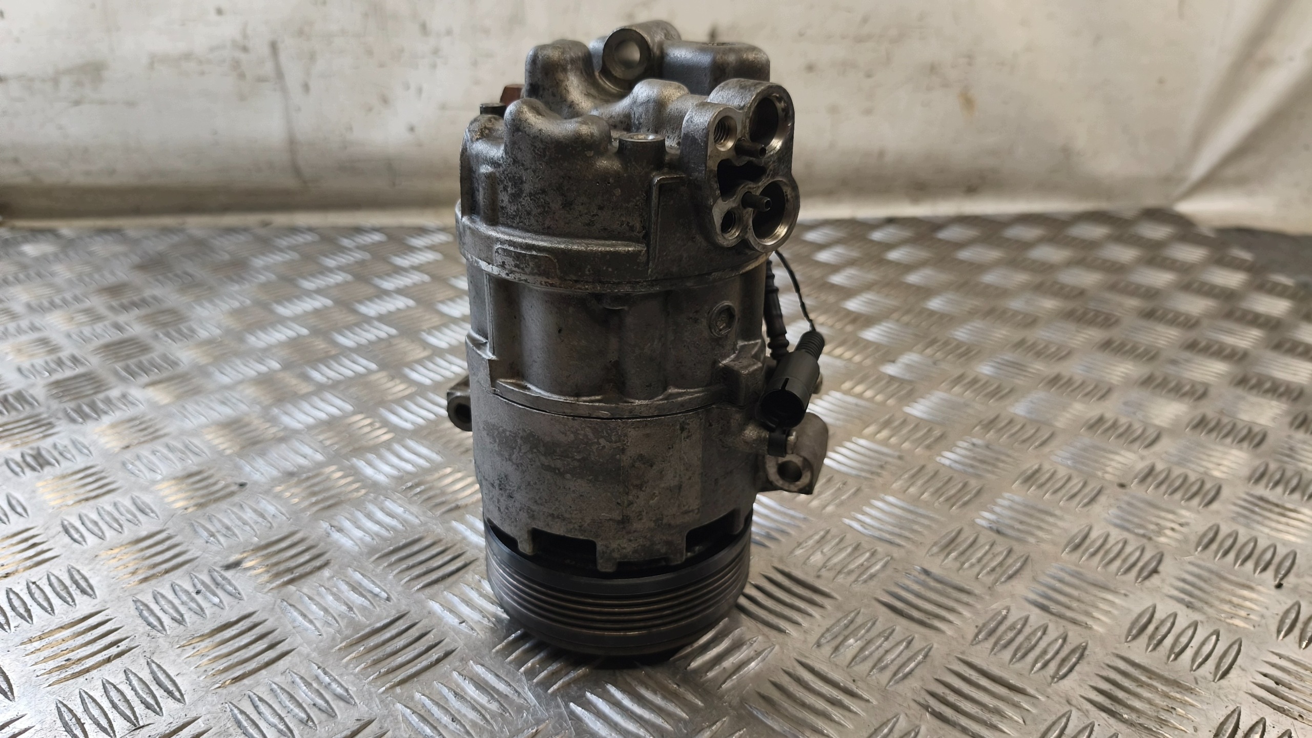 compressor compressor; of the air conditioning BMW E46 318i 1.9B 2001r