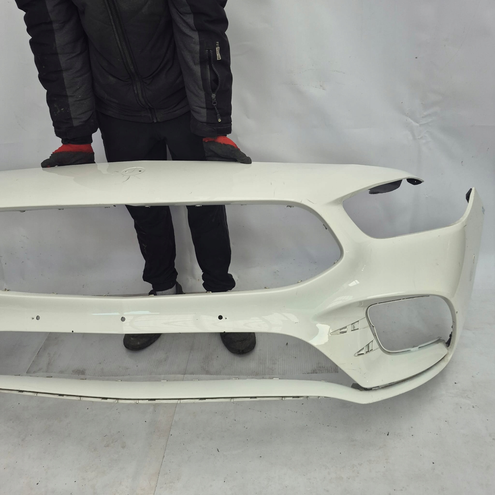 MERCEDES B-KLASA W247 AMG 18- bumper front front PDC