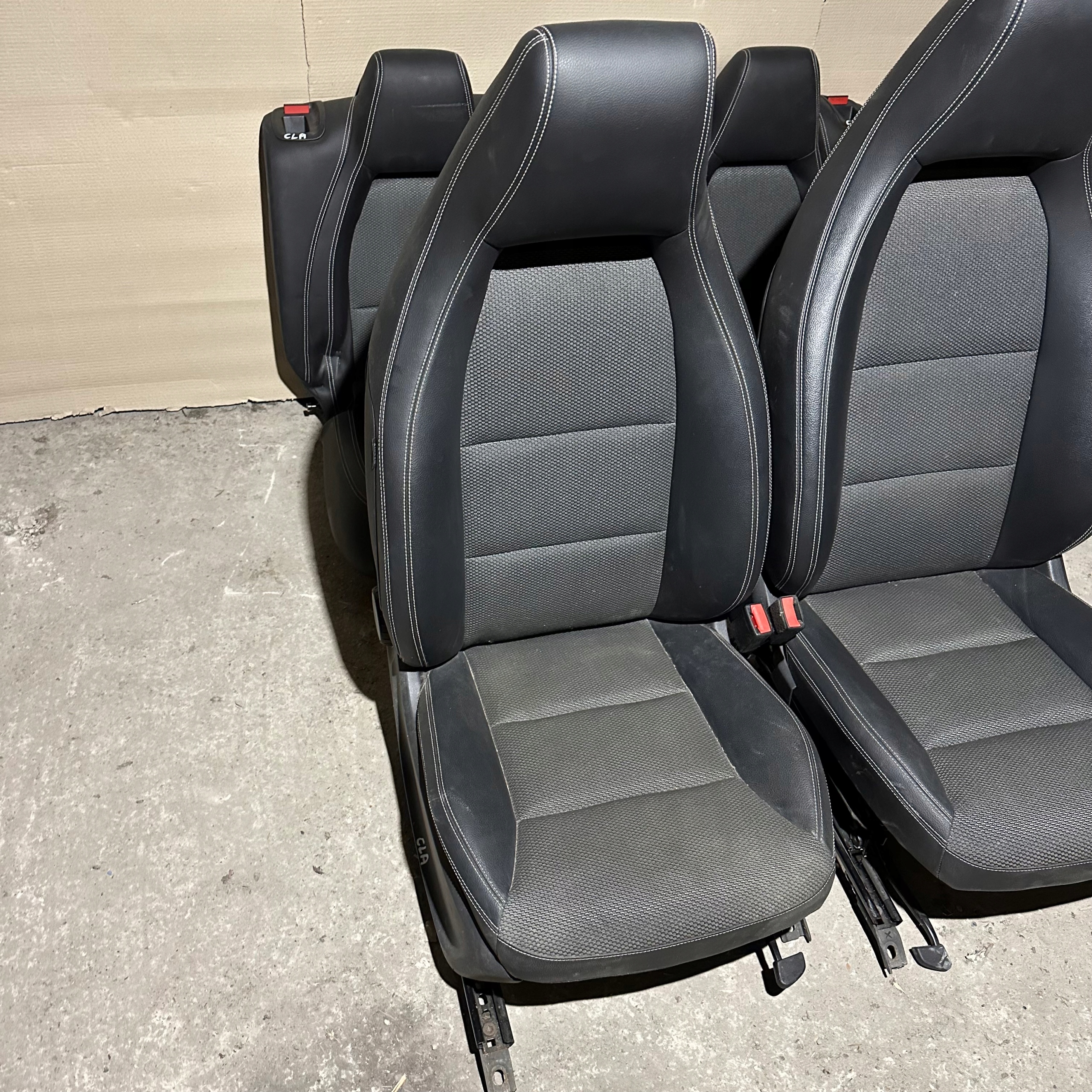 SIÈGE KOMPLET MERCEDES-BENZ CLA