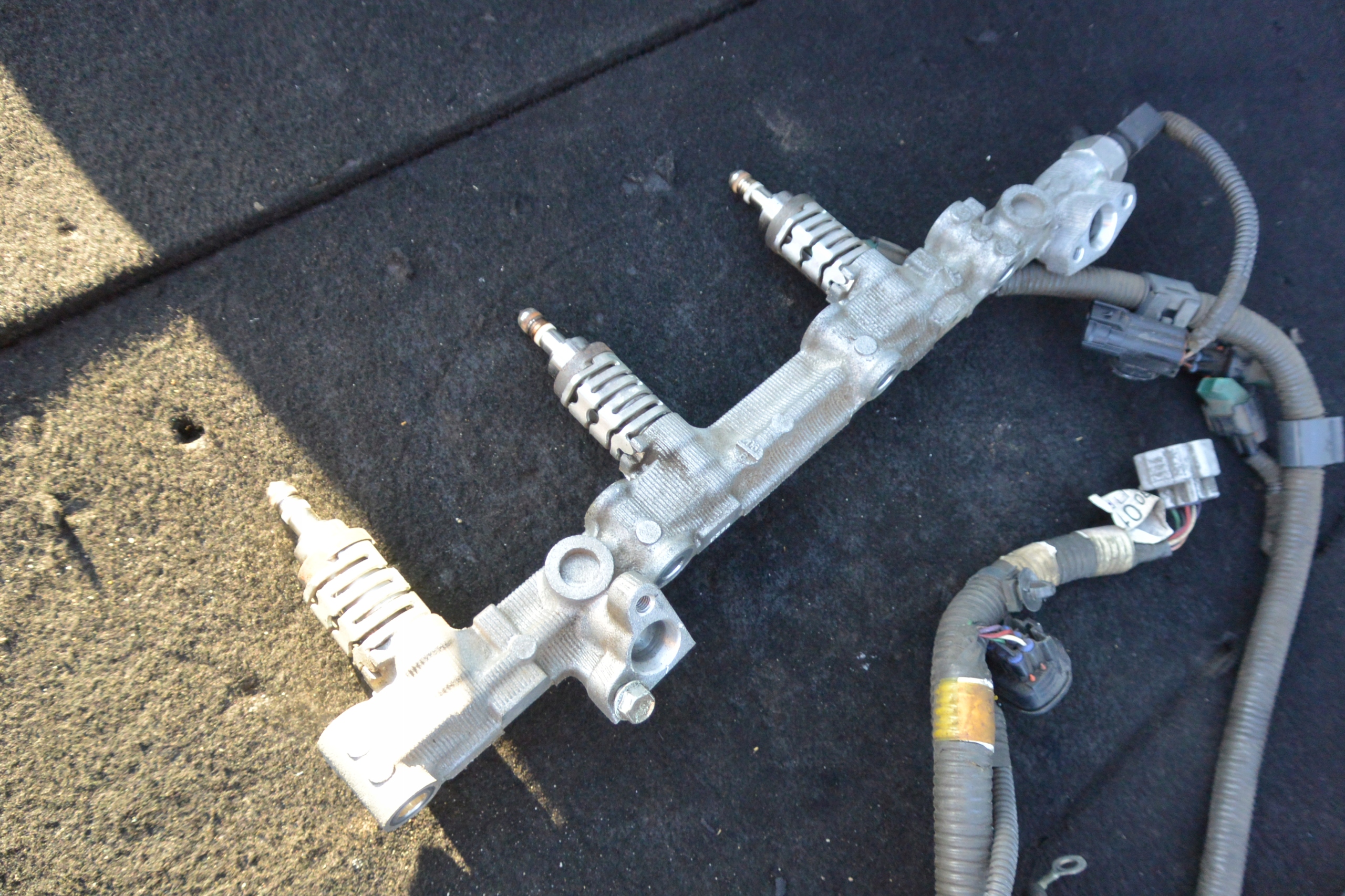 injection ramp injector bundle nozzle LEXUS IS250 2.5 V6 KOMPLET