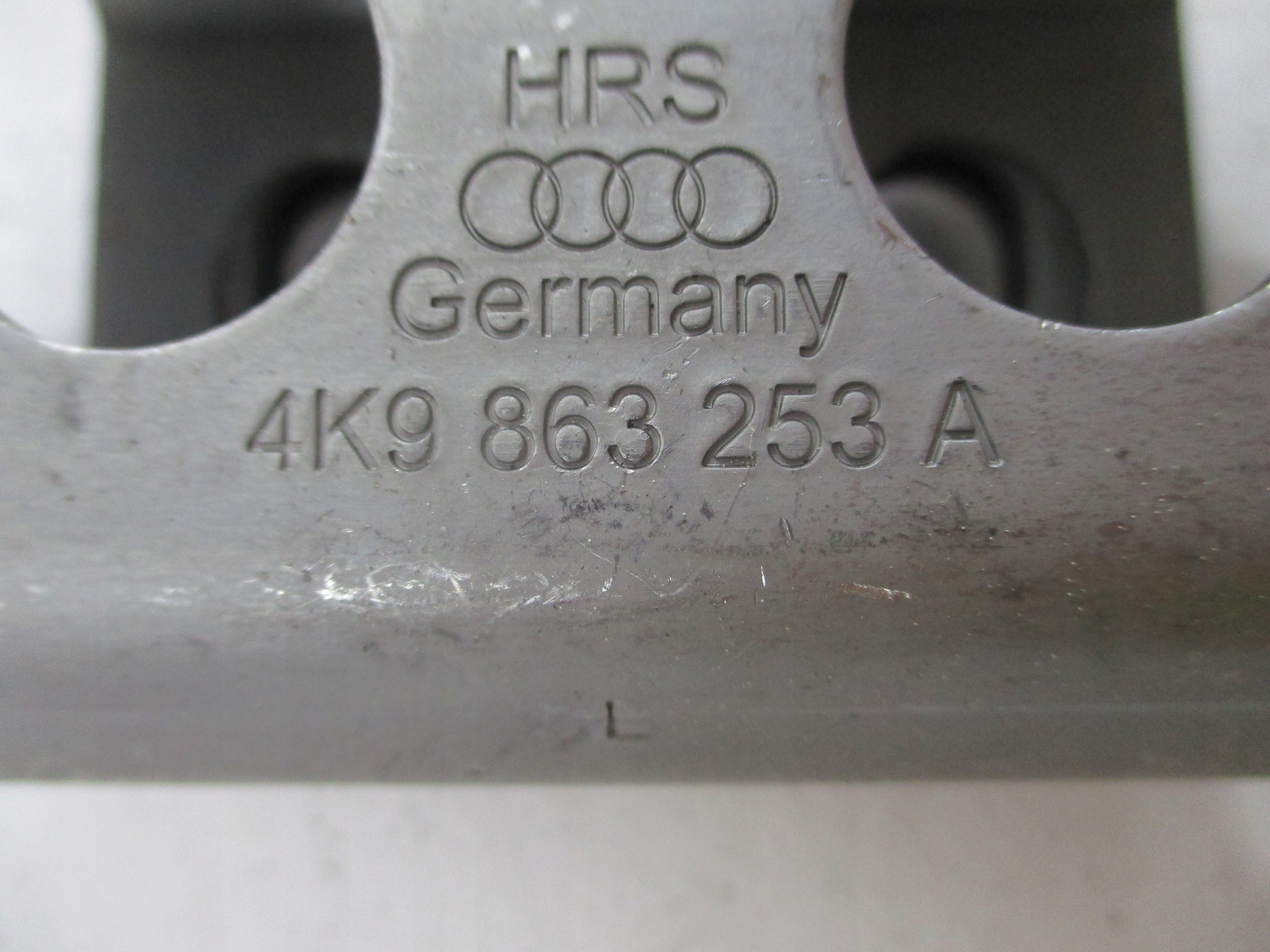 holder boot AUDI A6 4K0 4K9863254A