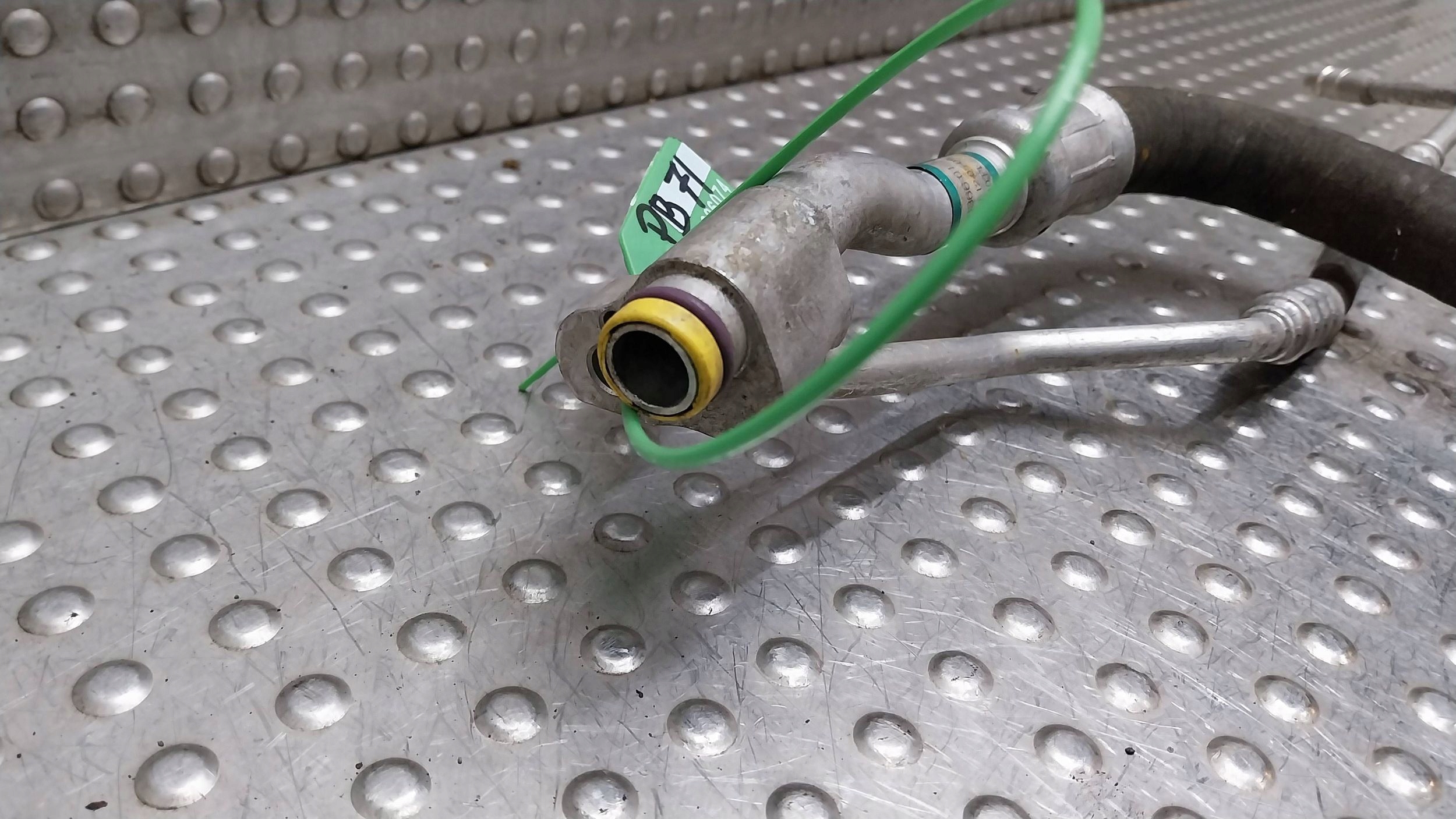 vedení klimatizaci 9168366 BMW E87 E90 E91 E92 2.0i N43