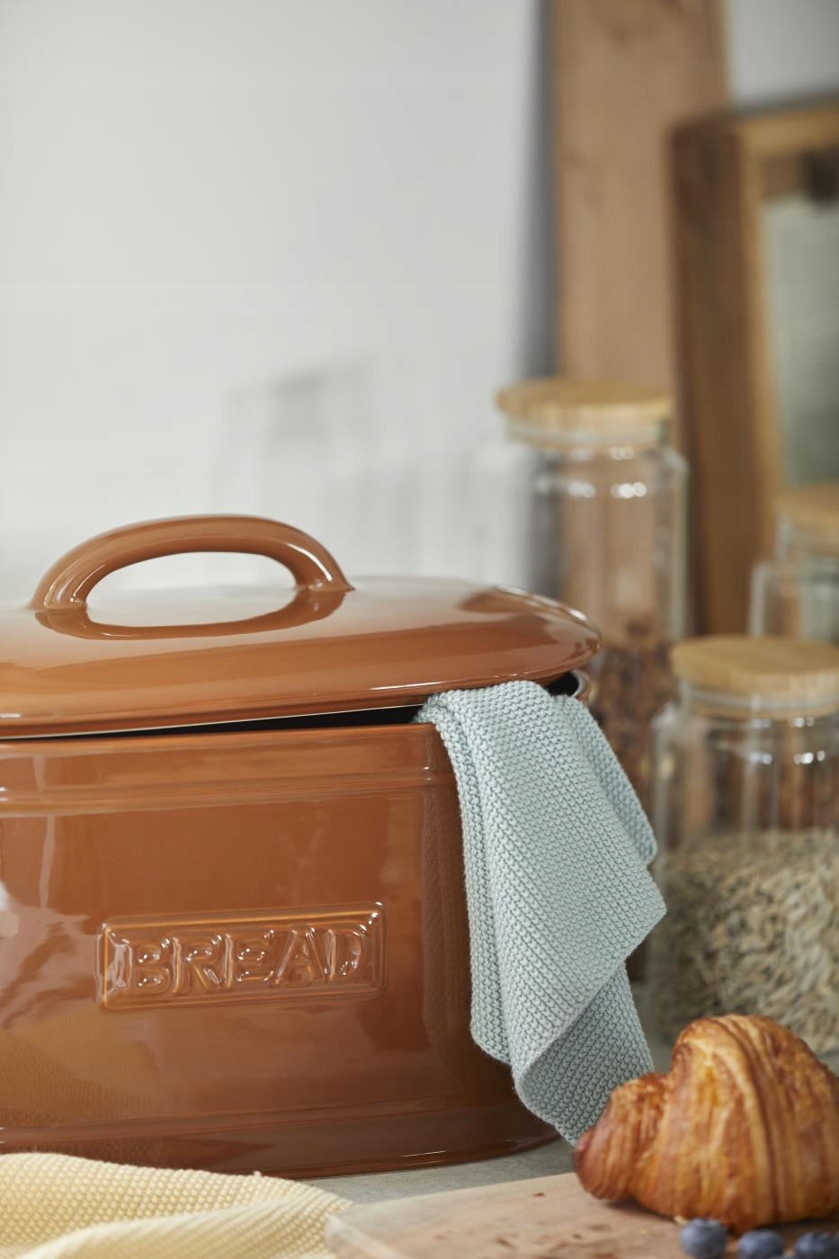 CHLEBAK CERAMICZNY Z POKRYWKĄ IB LAURSEN BRĄZOWY EAN (GTIN) 5709898346560