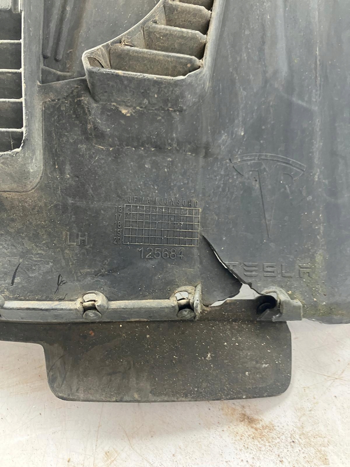 подкрылки передний левый tesla MODEL S РЕСТАЙЛИНГ 1063695-00