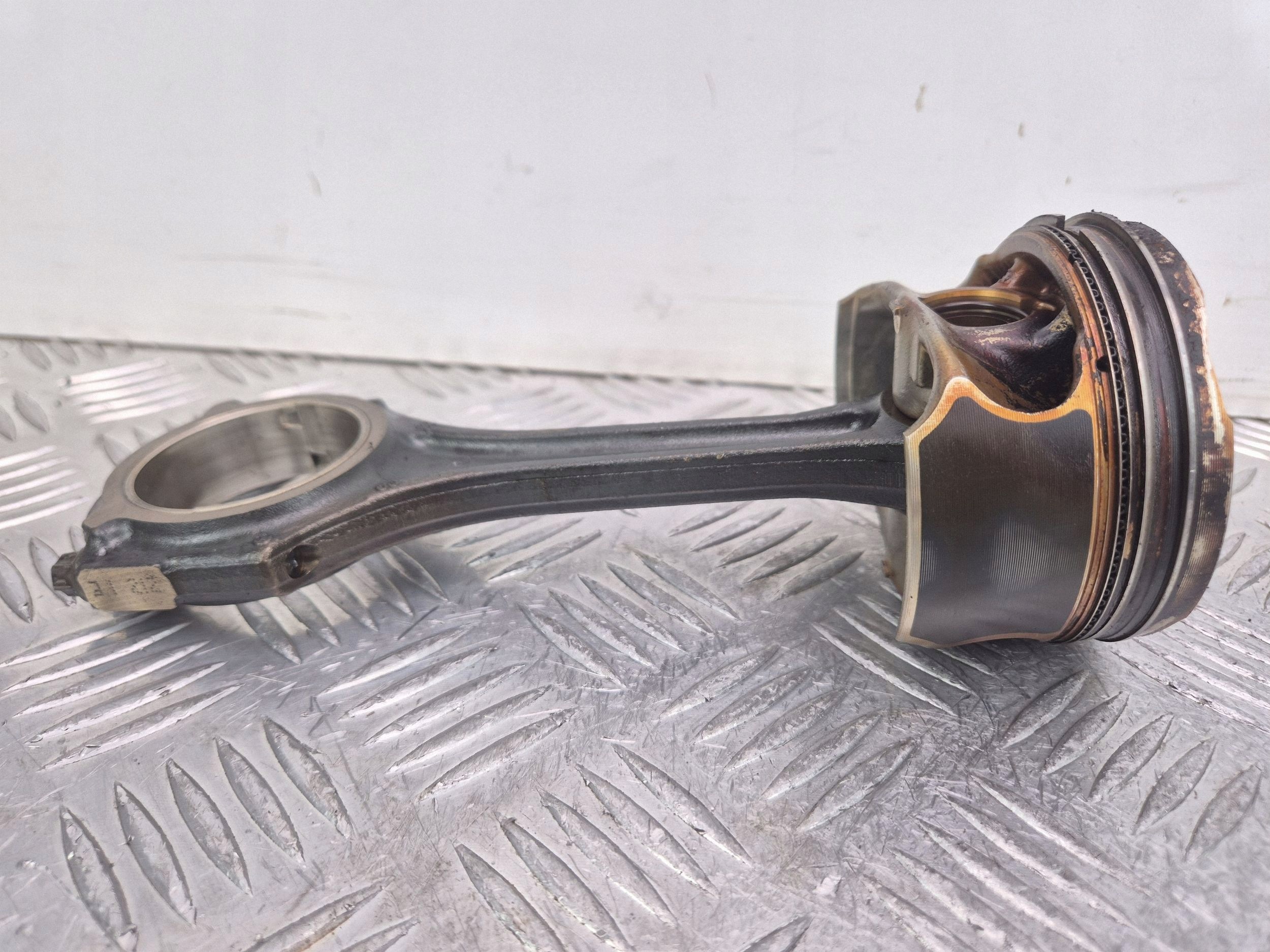 Piston avec bielle Mercedes A160 W176 M270.910 DFA2700317