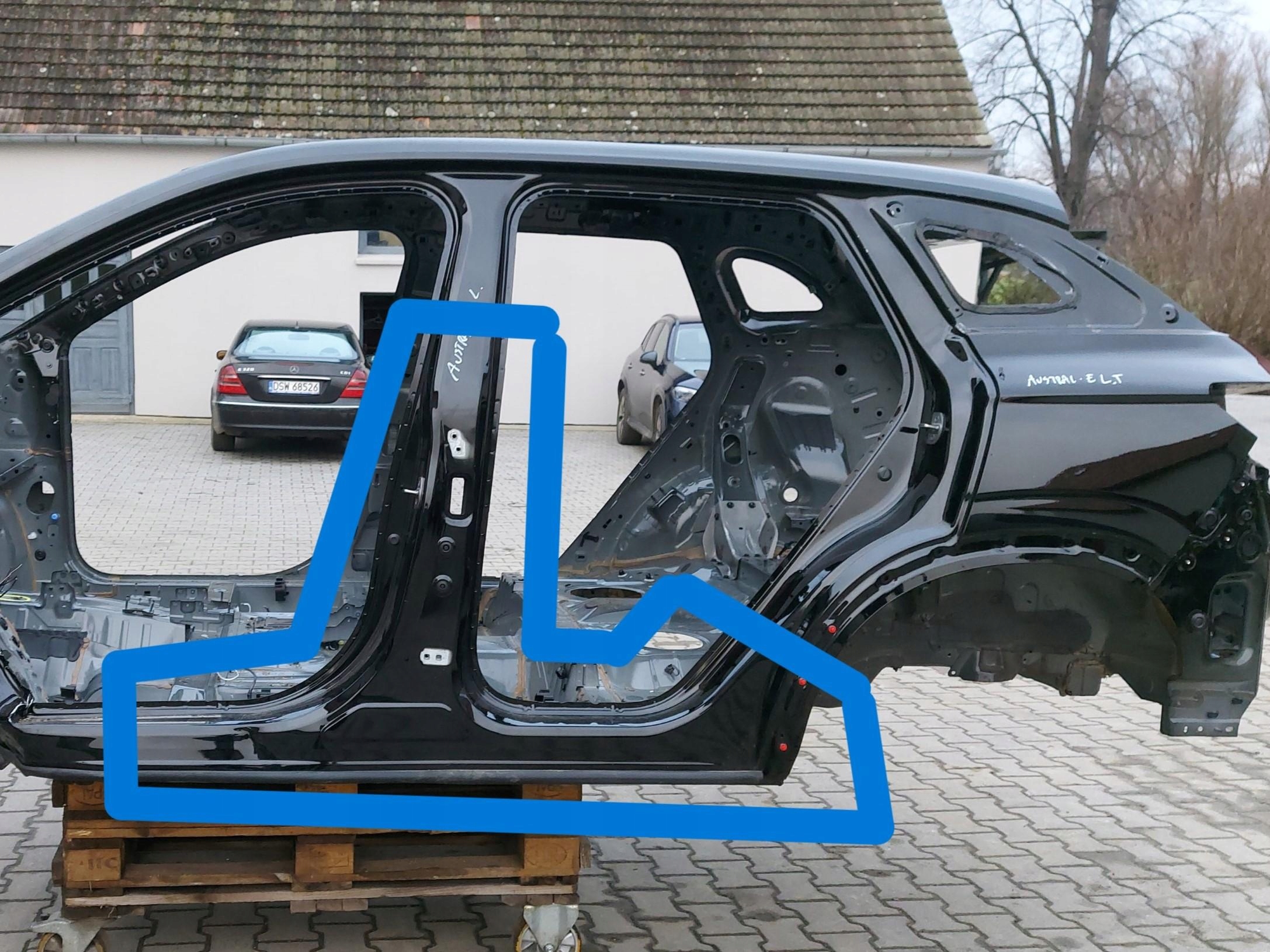 RENAULT Austral E threshold pillar left