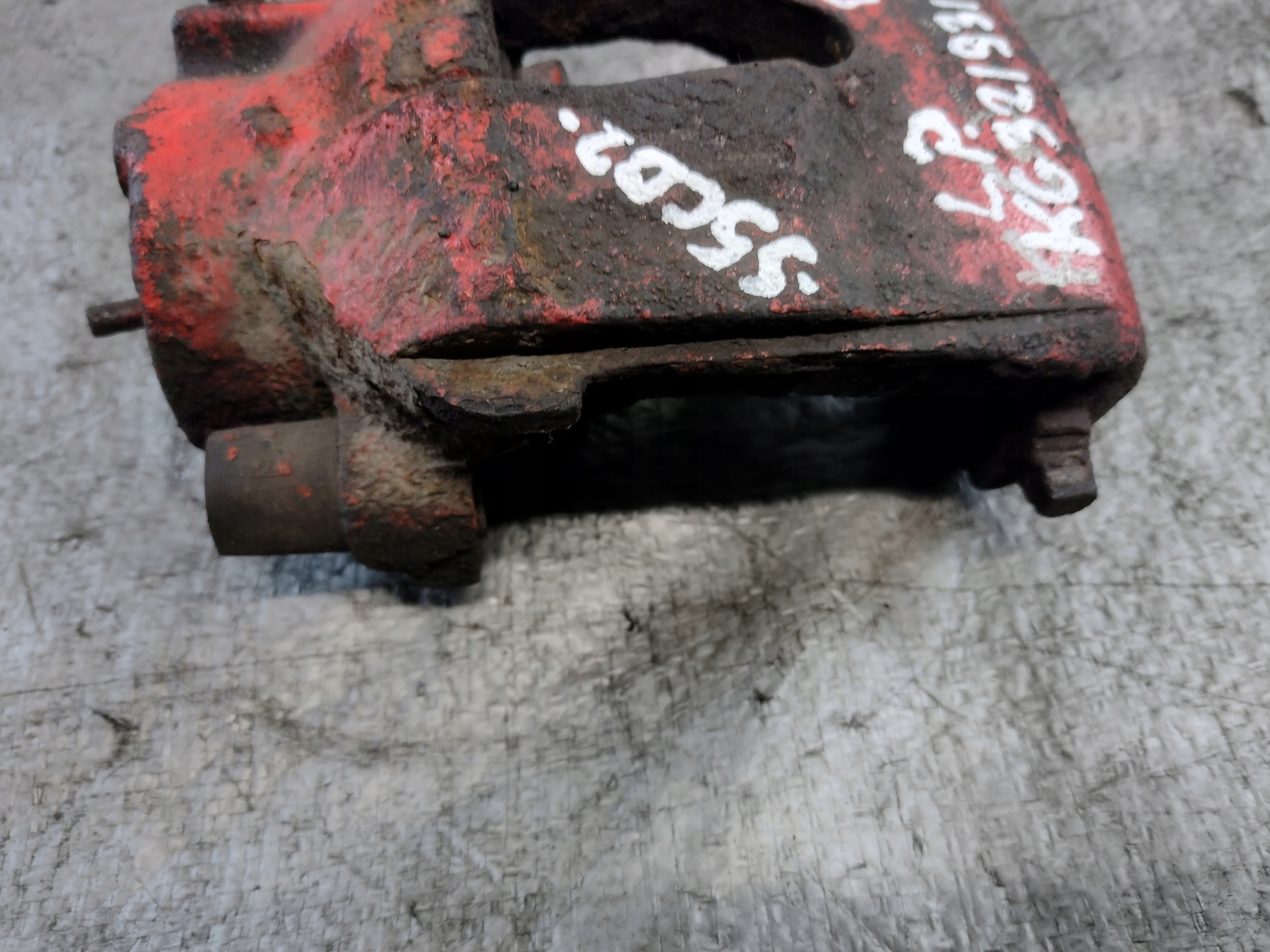 caliper left front Volkswagen Golf V 5 1,9TDI