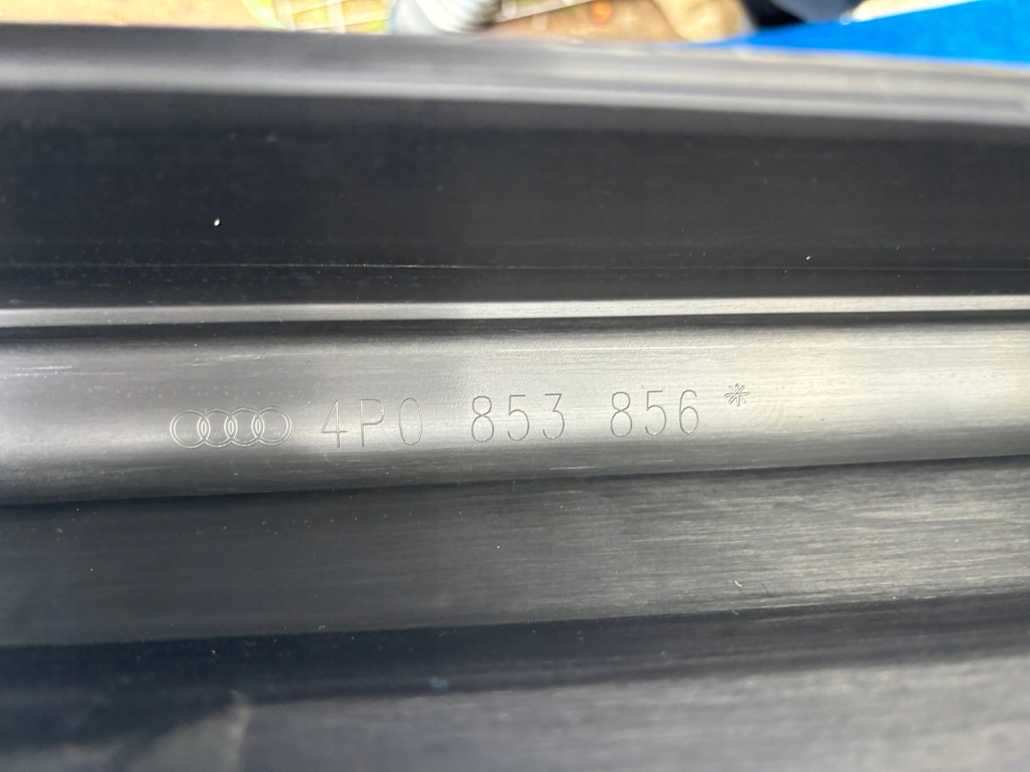 AUDI 4P 4P0 2024 ROK right threshold moulding threshold 4P0853856 E813DOK