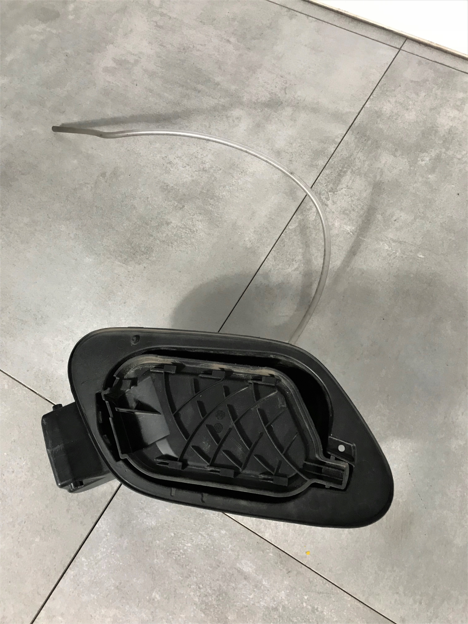 VW GOLF VII 5G0 KLAPKA WLEWU PALIWA 5G0809999