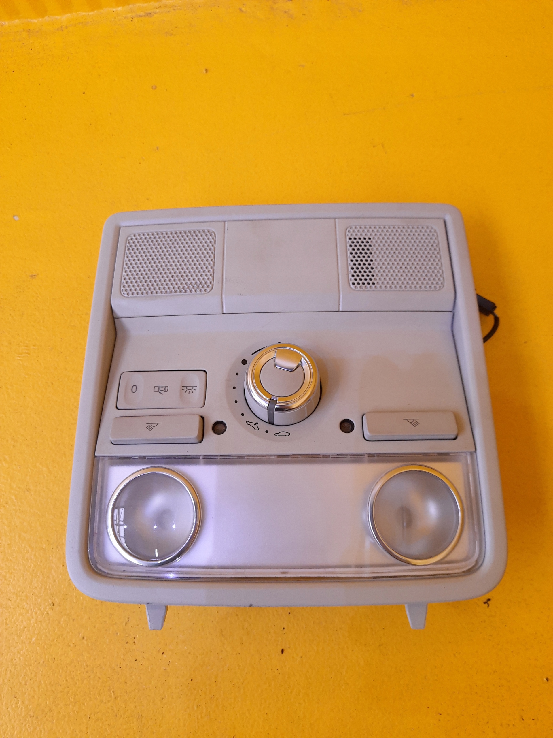 SEAT LEON III LAMPKA PODSUFITKI 5F0947105BA