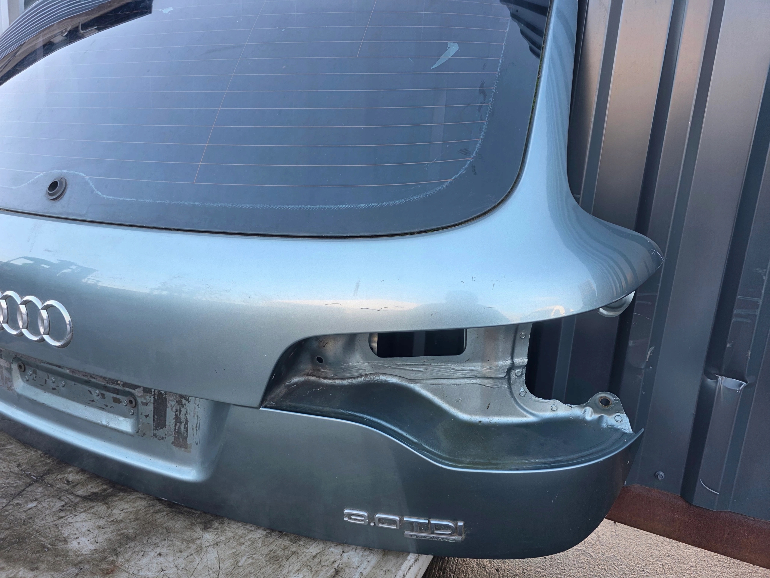 boot doors rear part AUDI Q7 4L LY7E original !!!