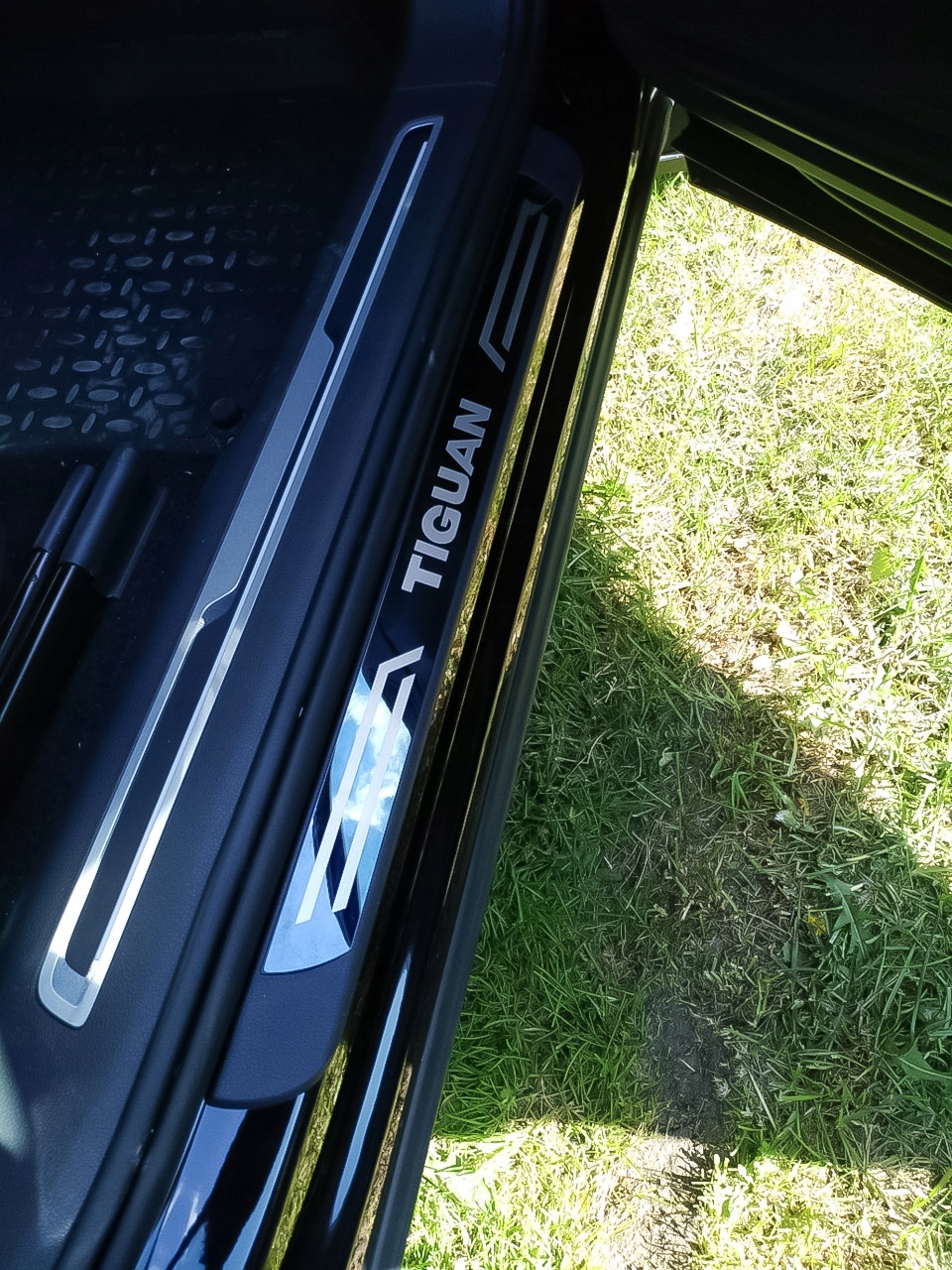 LISTWY PROGOWE OCHRONNE VOLKSWAGEN VW TIGUAN MK2 Producent części Inny