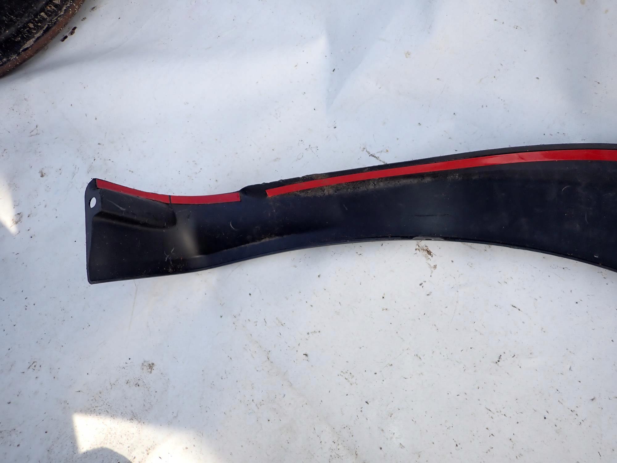 DACIA DUSTER and 1 10-18 moulding cap left front