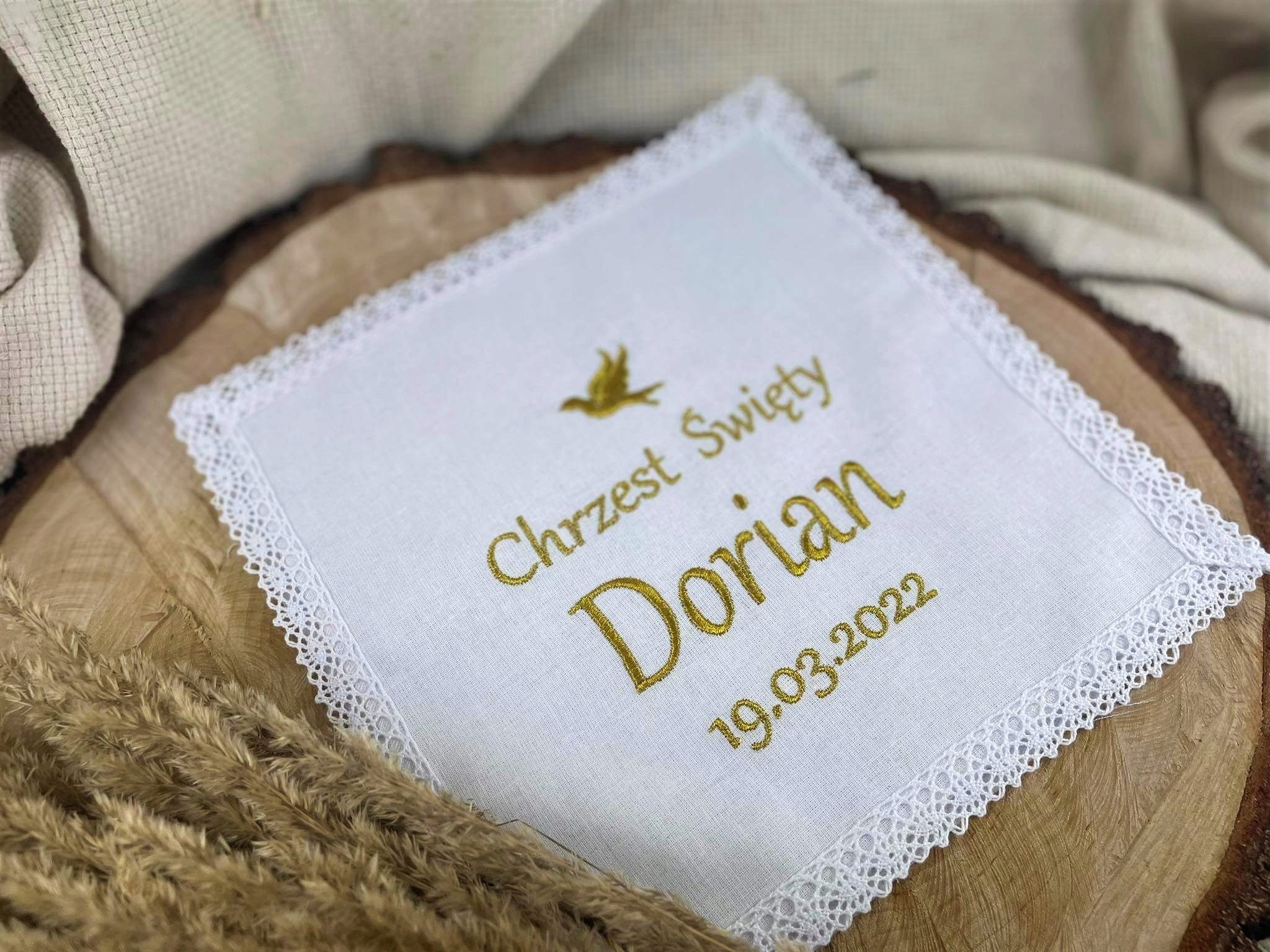 BIAŁA HAFTOWANA PERSONALIZOWANA SZATKA DO CHRZTU NA CHRZEST KRZYŻMO Waga produktu z opakowaniem jednostkowym 1 kg