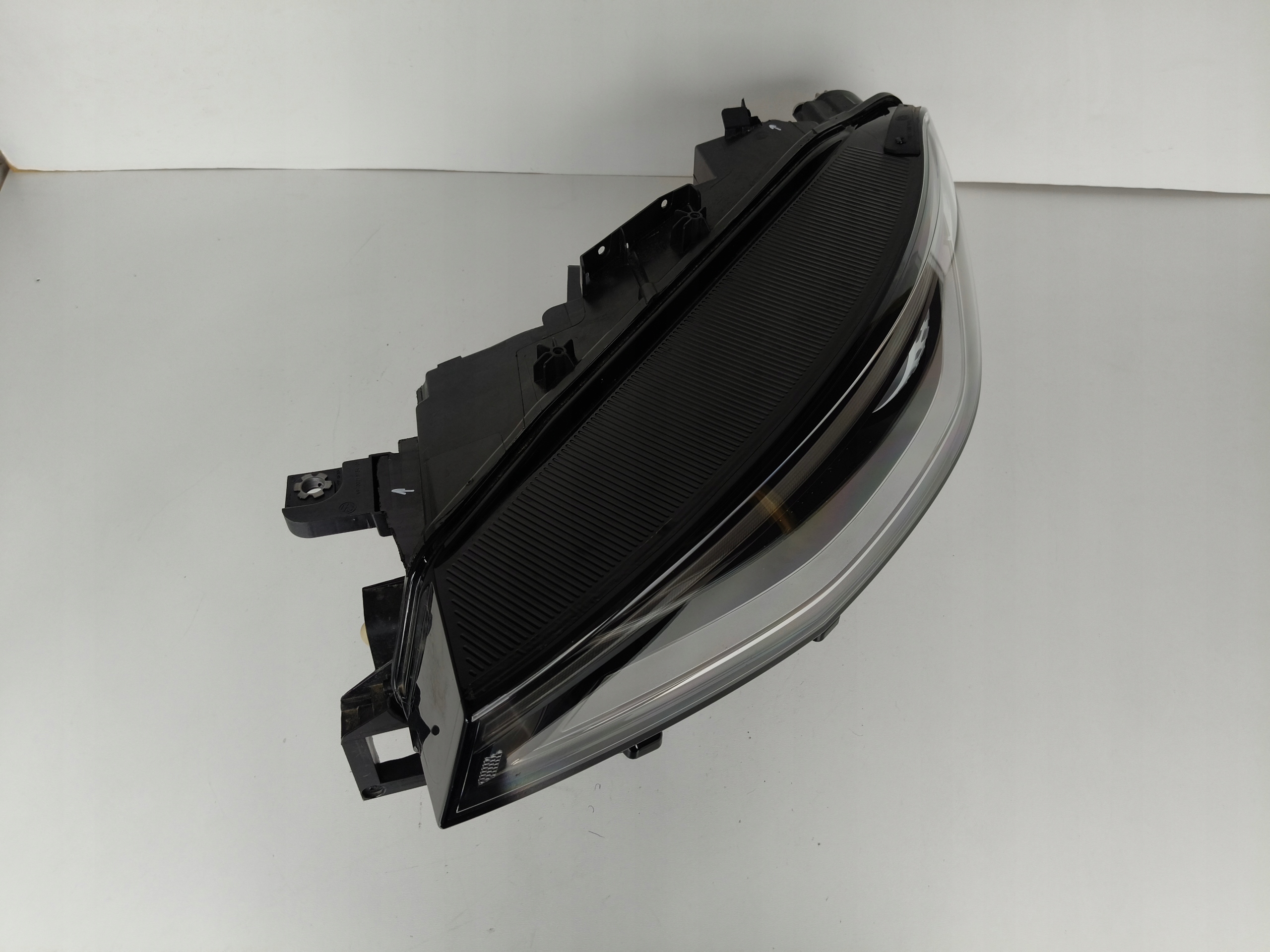 far lijeva REFLEKTOR VW ID4 11A 21- FULL LED