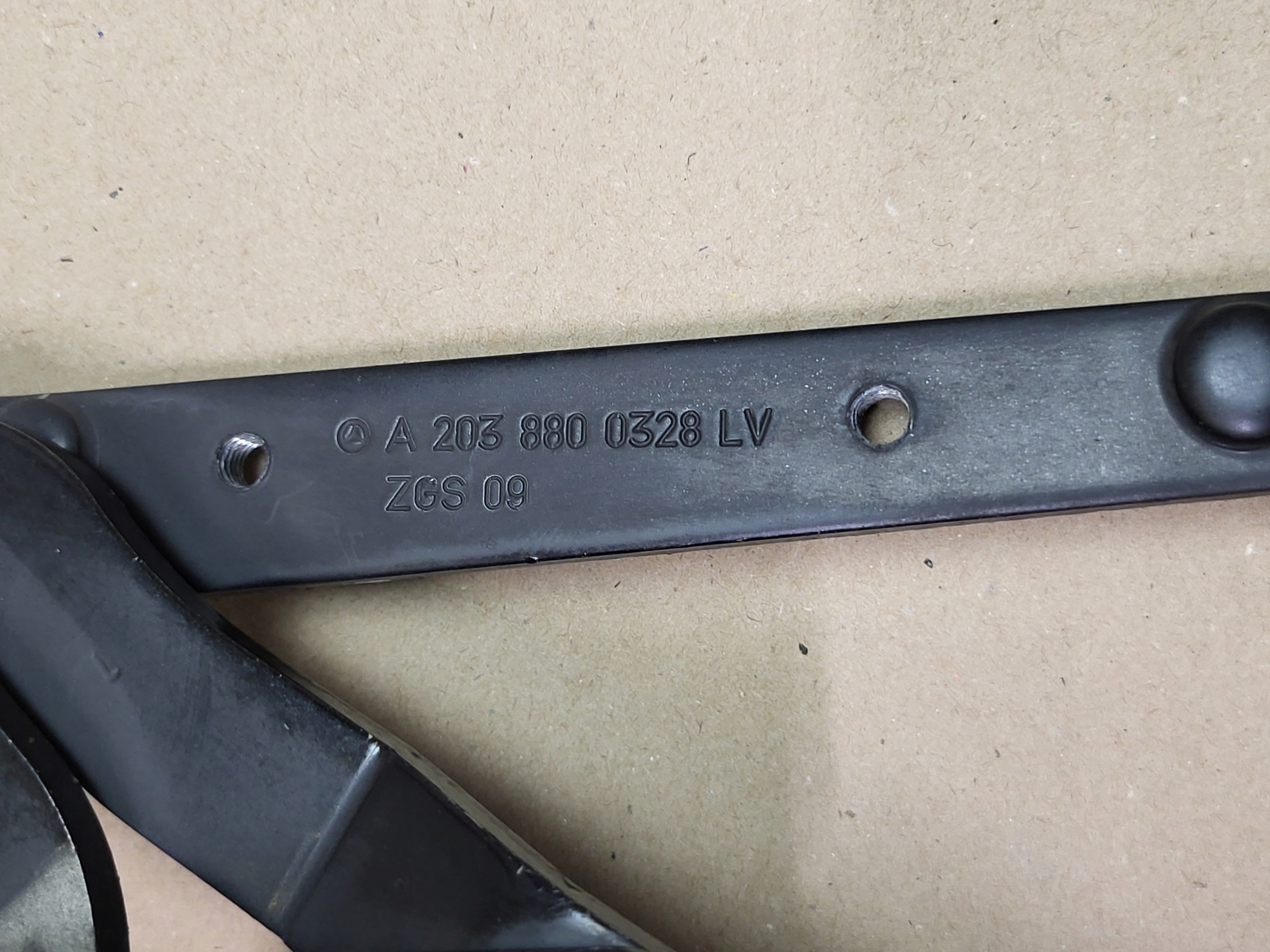 hinge bonnets right left front MERCEDES C W203 A2038800428 A2038800328 OE EU