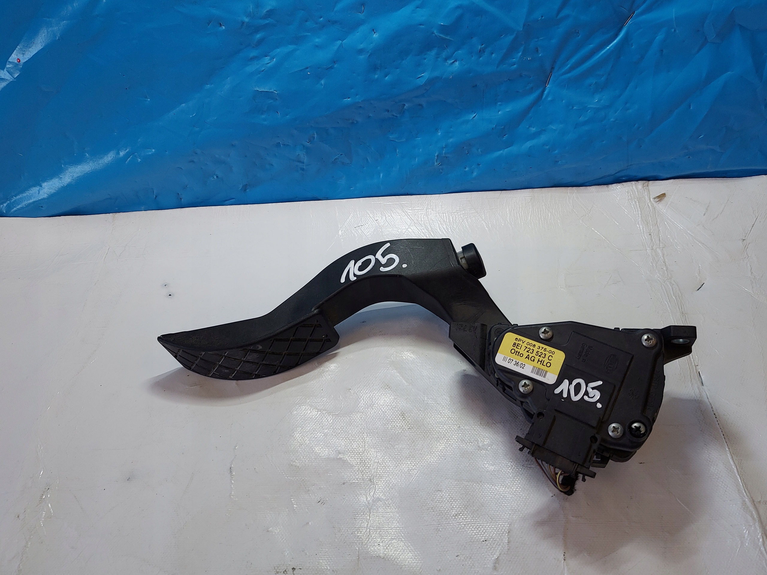 accelerator pedal A4 B6 8EI723523C
