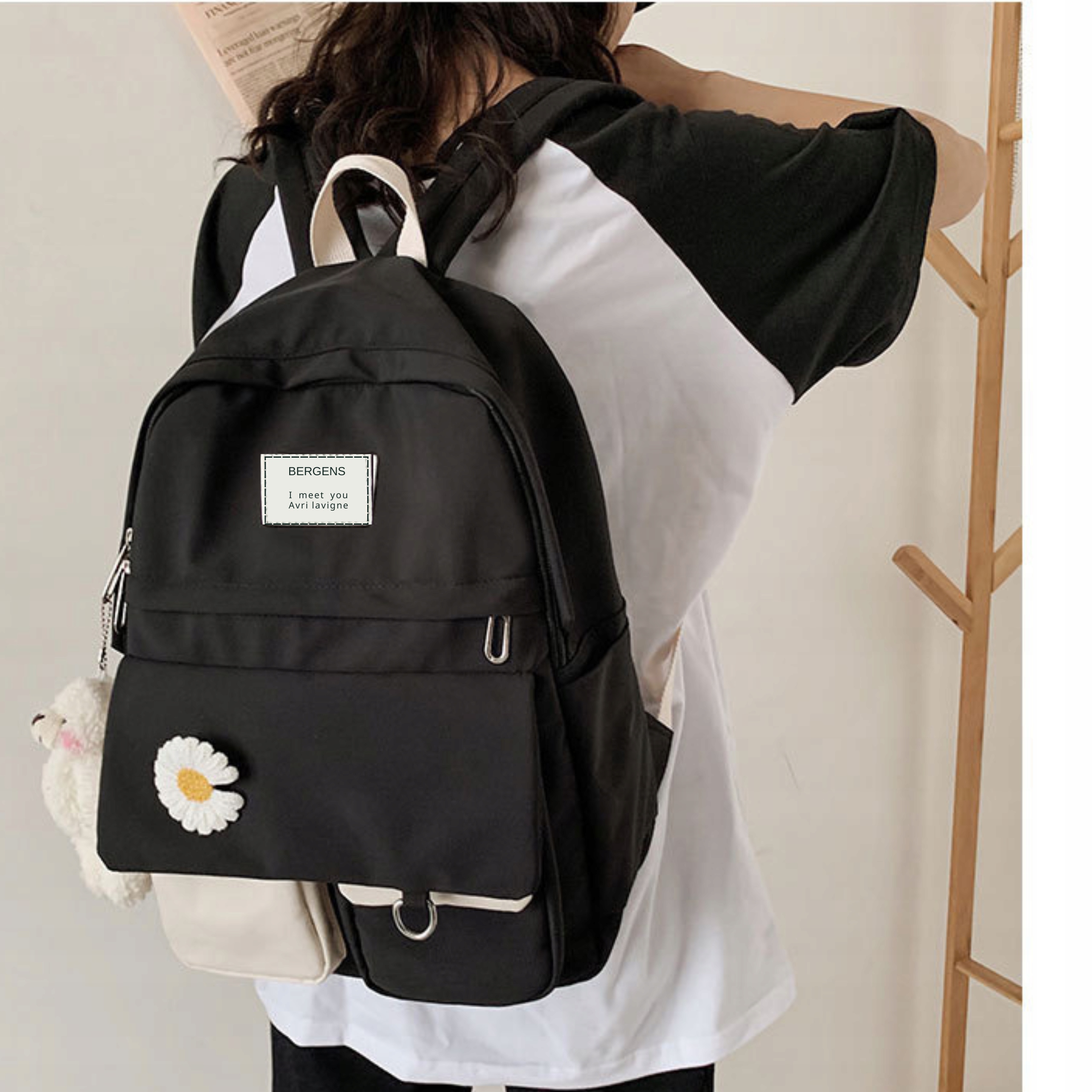 PLECAK SZKOLNY MŁODZIEŻOWY KWIATEK DO SZKOŁY TORNISTER LISTONOSZKA CZARNY Kod producenta PLECAK MŁODZIEŻOWY LISTONOSZKA ZESTAW MIŚ