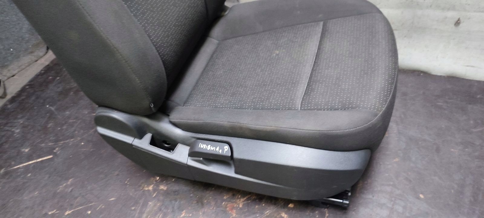 sedačka předek přední pravý spolujezdce Opel Insignia A kombi