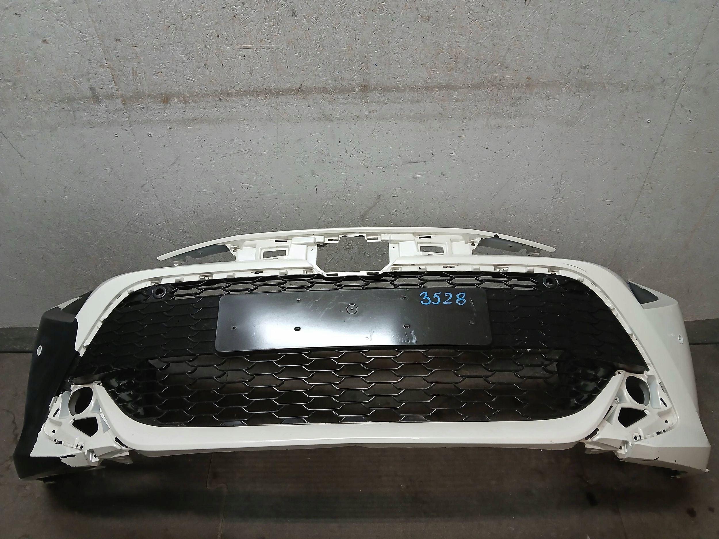 bumper front TOYOTA COROLLA E21 HB KOMBI