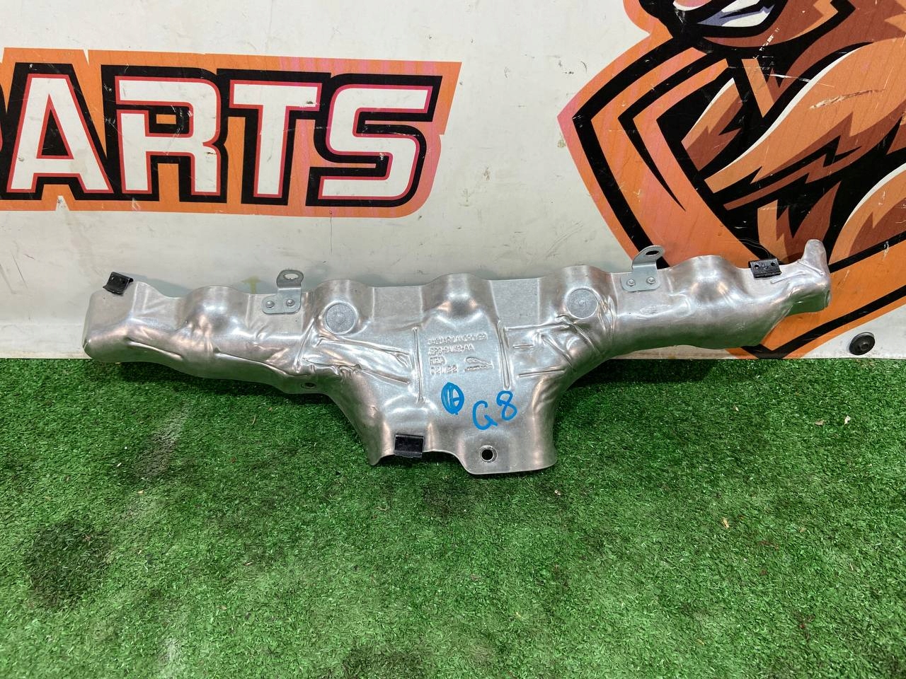 LR121258 - ТЕПЛОЗАХИСНИЙ ЕКРАН ВСМОКТУВАЛЬНОГО КОЛЕКТОРА J6P3-9A462-AA