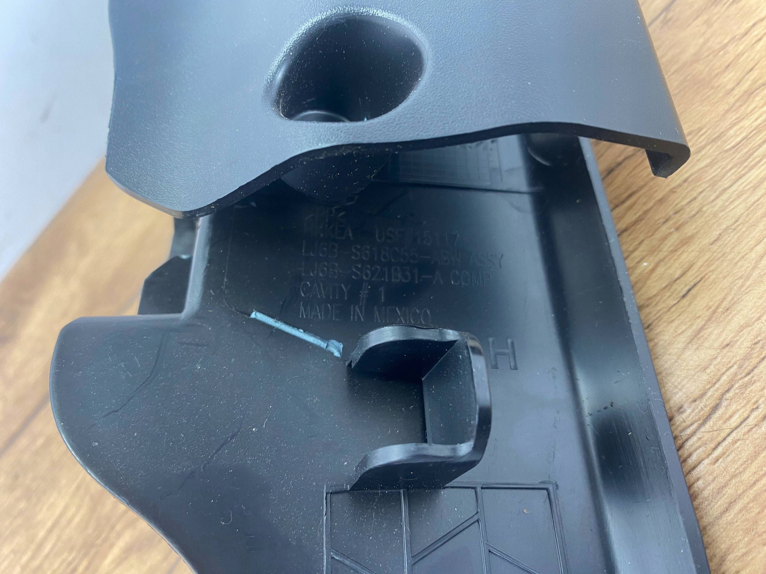 Blende Abdeckung szyny SITZ vorne links Ford Escape IV 2020+