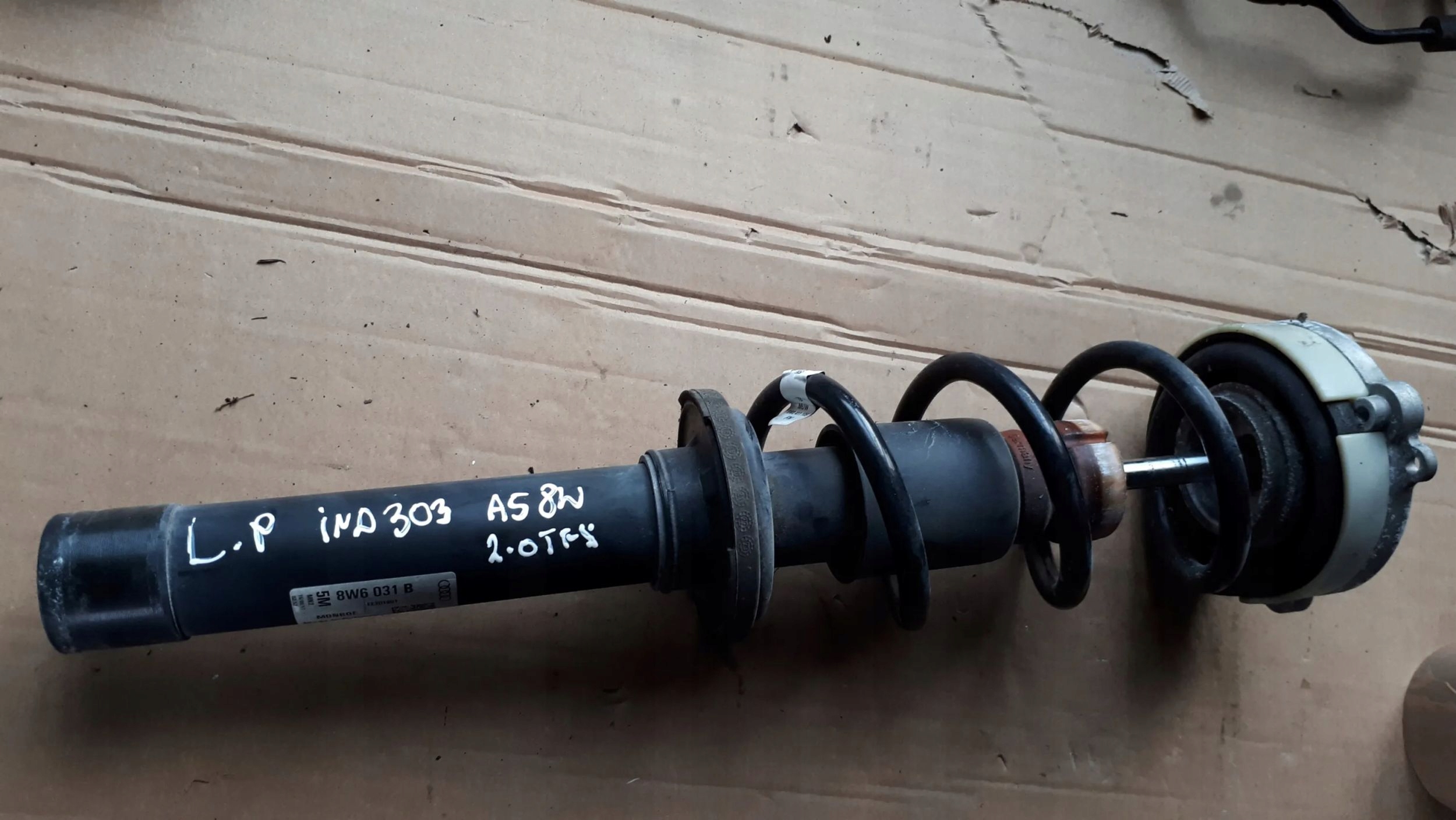 A5 8W F5 shock absorber left front spring 8W6413031B