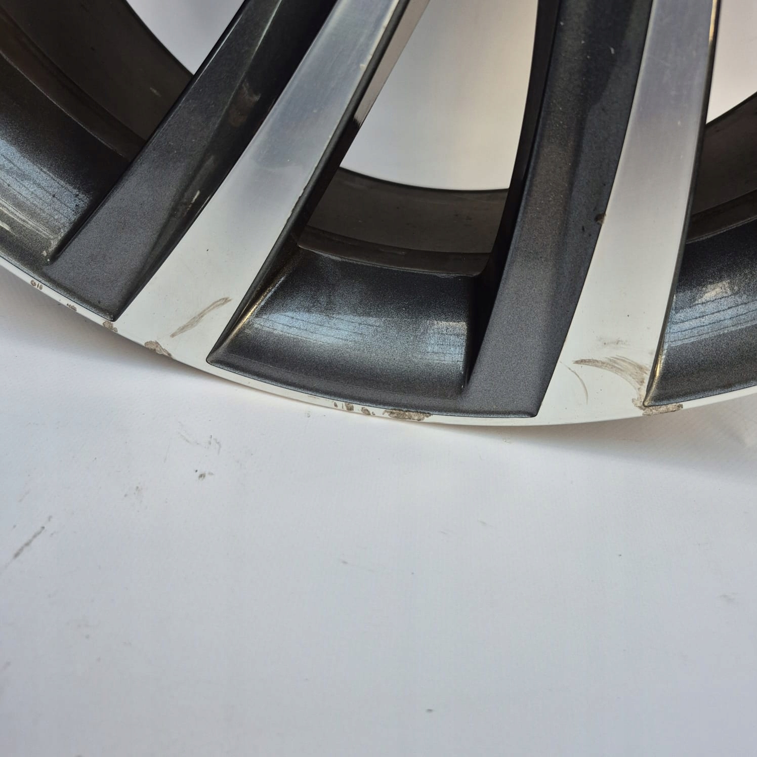 SKODA 5E3601025AG 7,5JX18H2 ET48 18" disk hliníkový