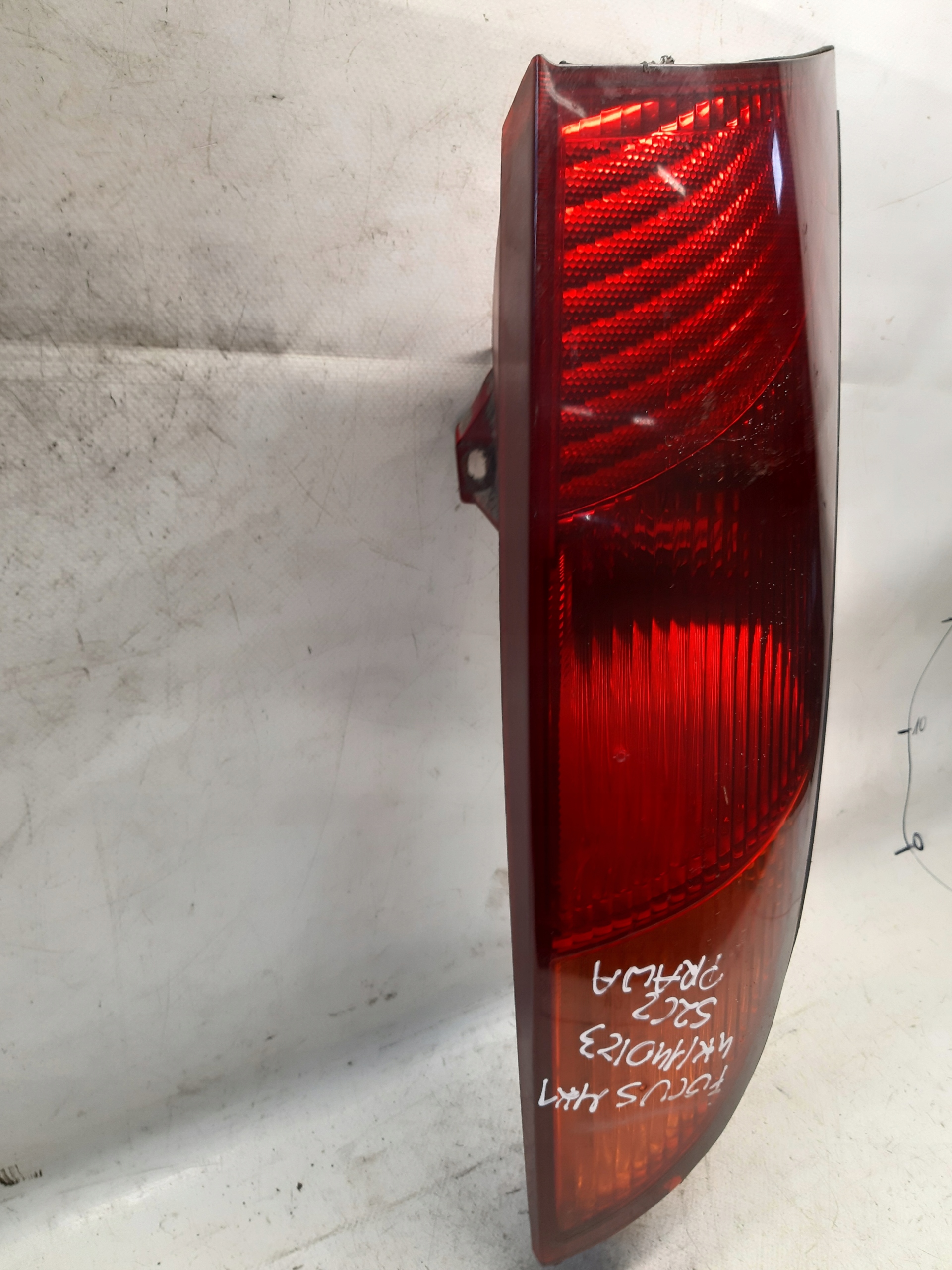 light right rear part rear FORD FOCUS MK1 HB