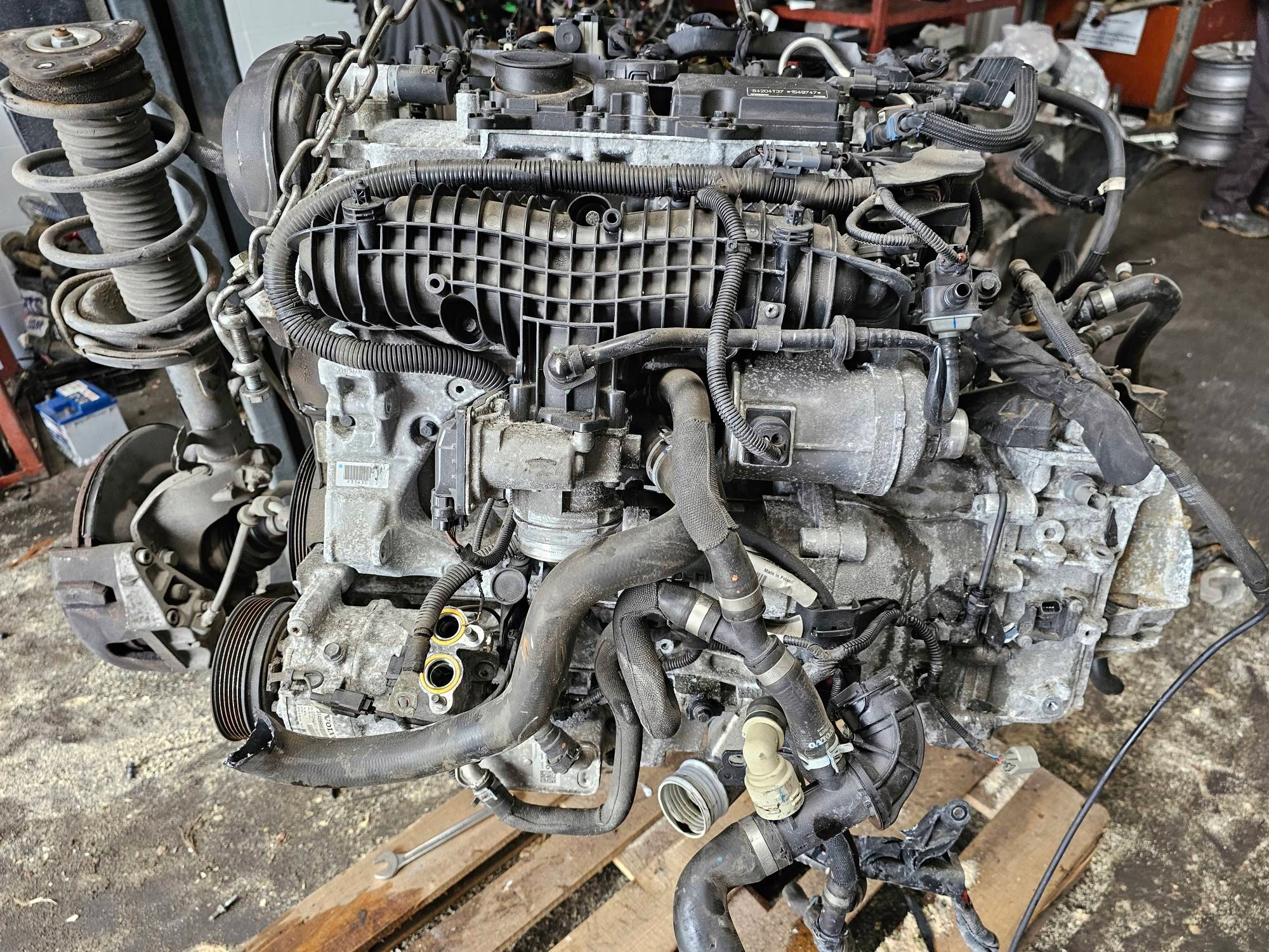 engine complete 2.0 B4204T37 152KM VOLVO V40 II CROSS COUNTRY