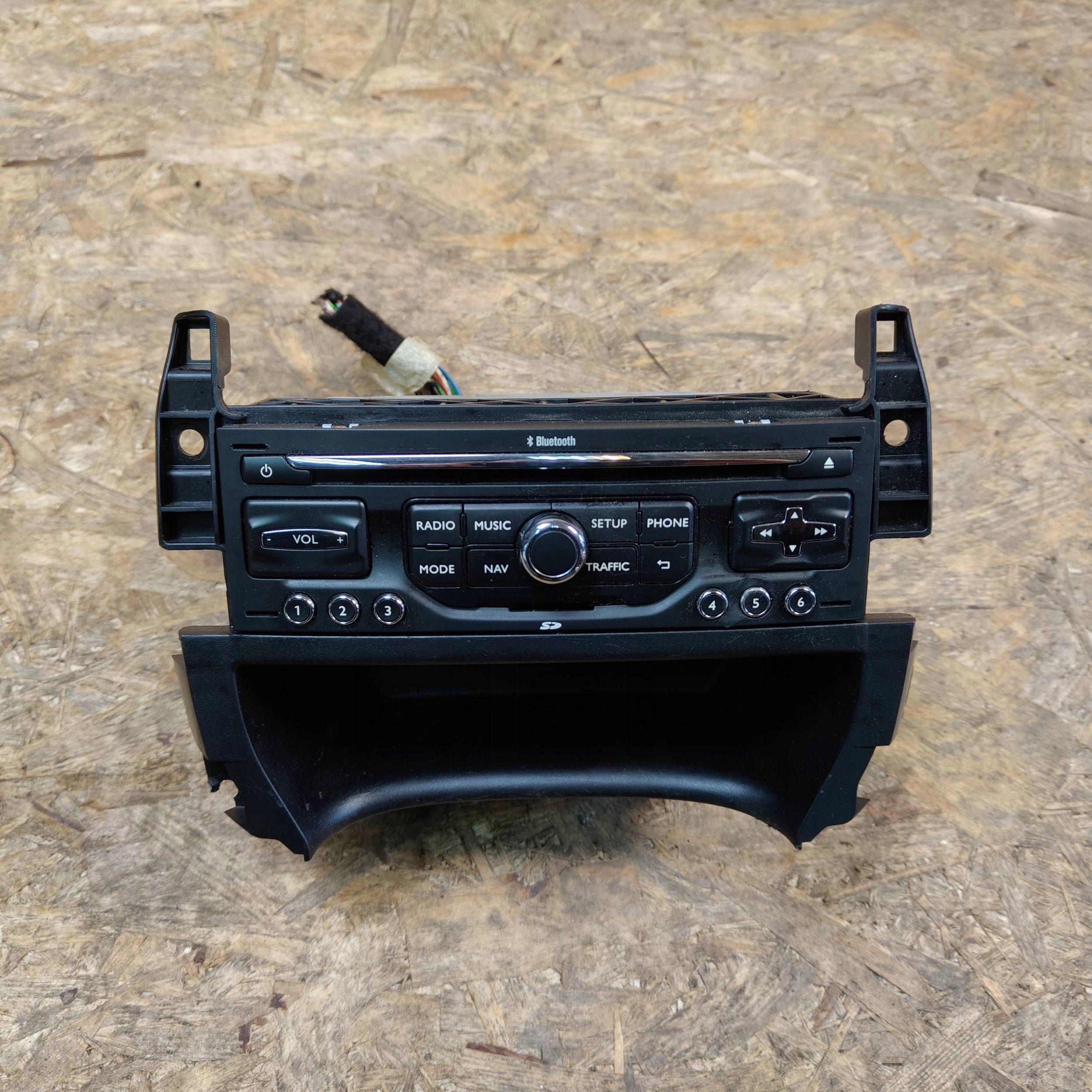 Stacja multimedialna Peugeot 3008 e 98058929XT